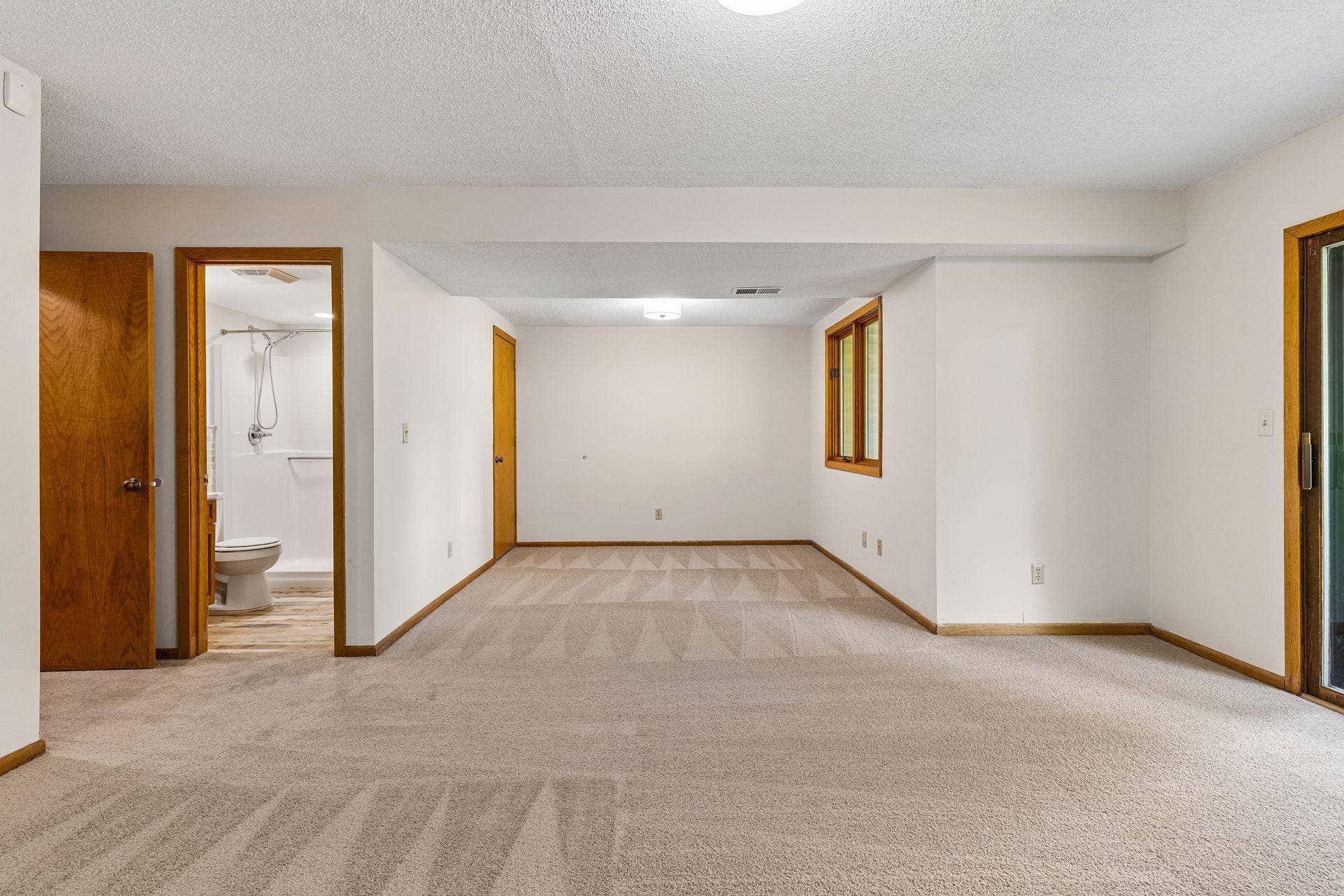 3149 Farnum Drive, Eagan, MN 55121 3149 Farnum Drive, Eagan, MN 55121