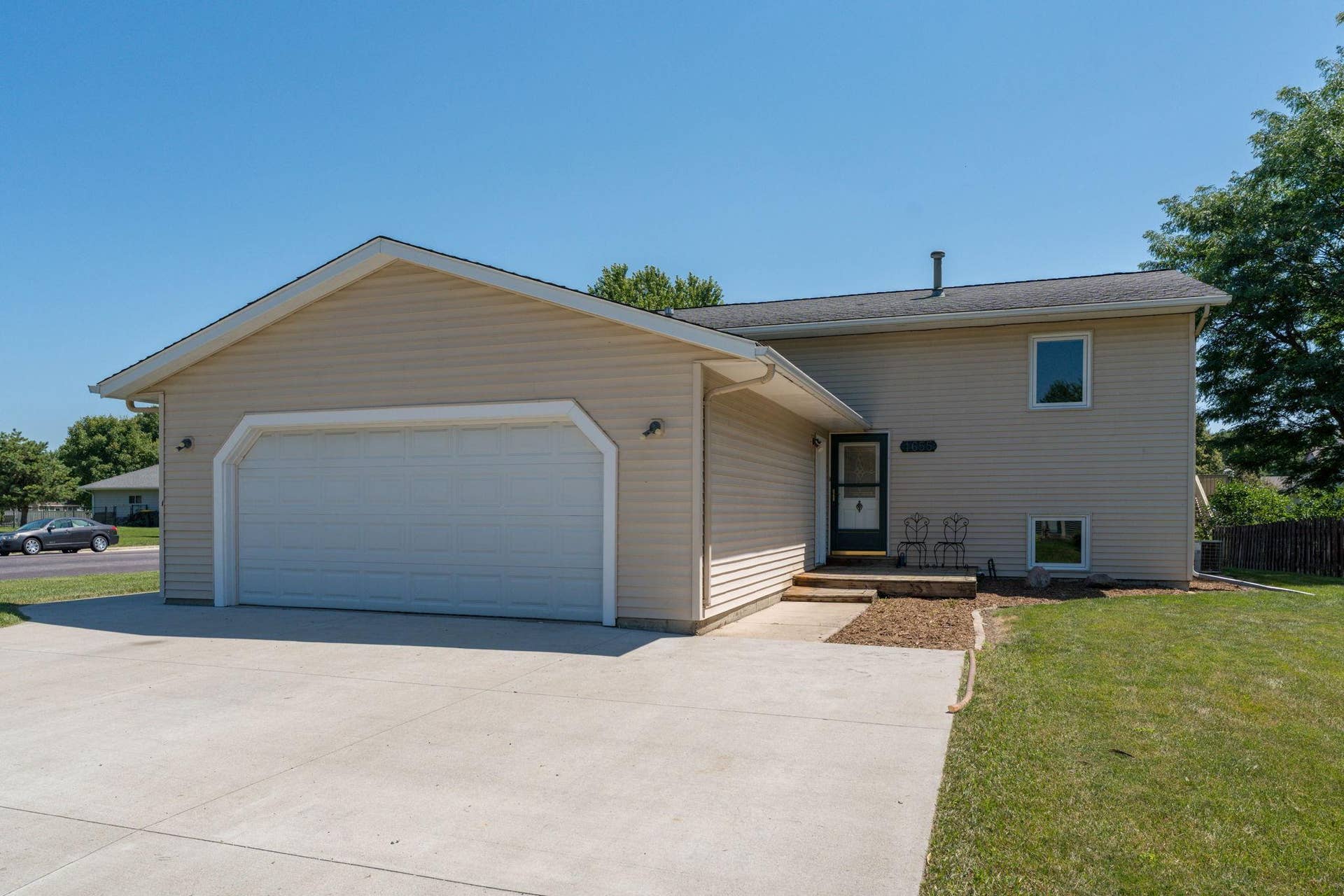 1655 Valley View Drive, Mankato, MN 56003 1-web-or-mls-1655-valley-view-dr.jpg