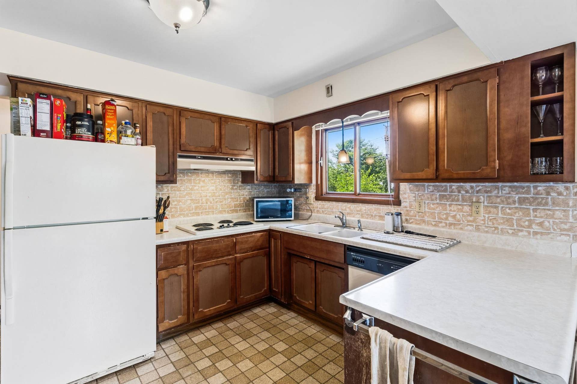 21-22-web-or-mls-dsc09012.jpg