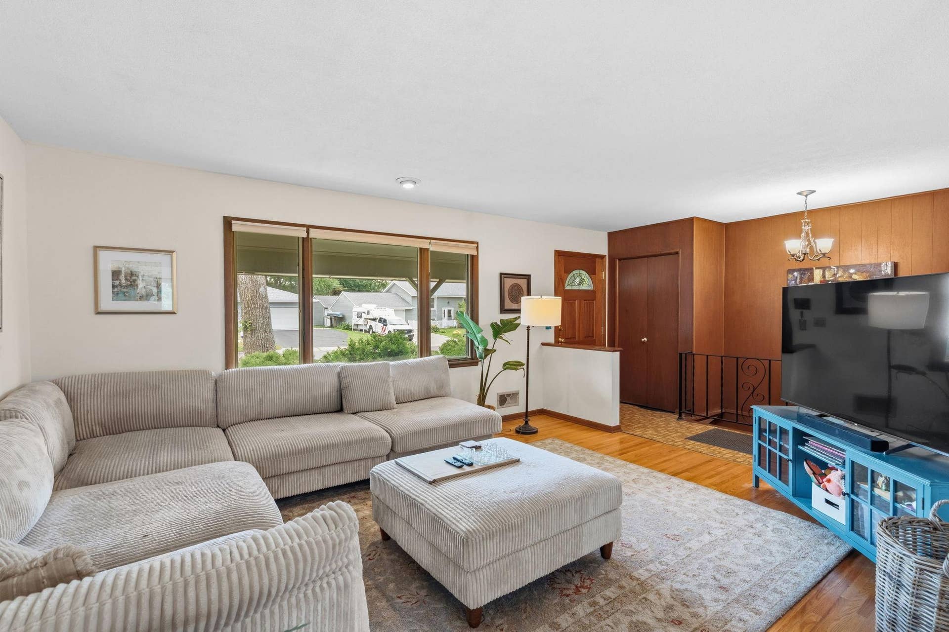 16-17-web-or-mls-dsc08997.jpg