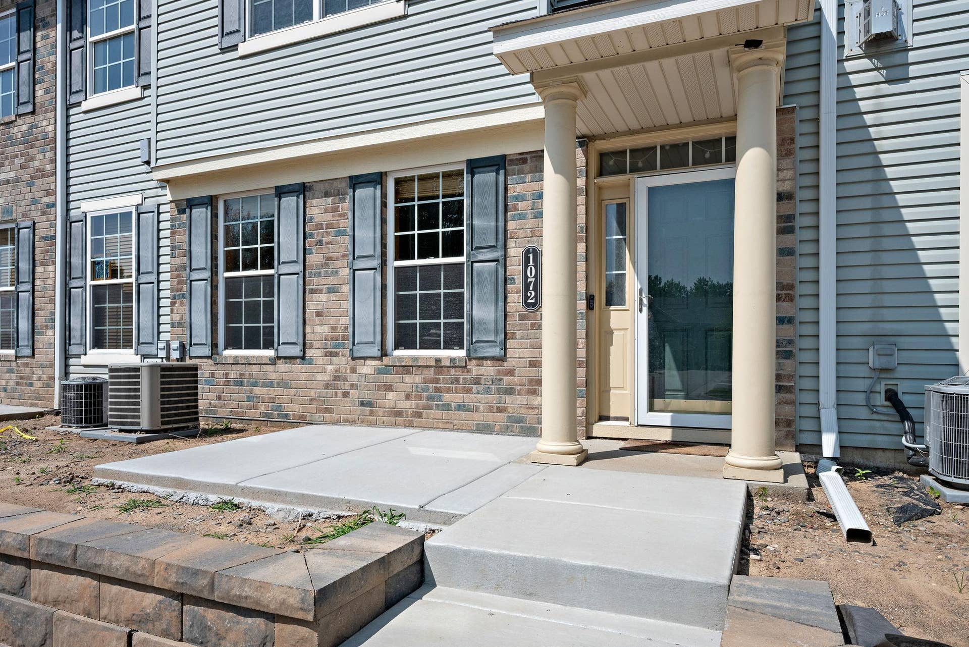 1072 Henslow Avenue N, Oakdale, MN 55128 2-web-or-mls-1072-henslow-ave-n.jpg