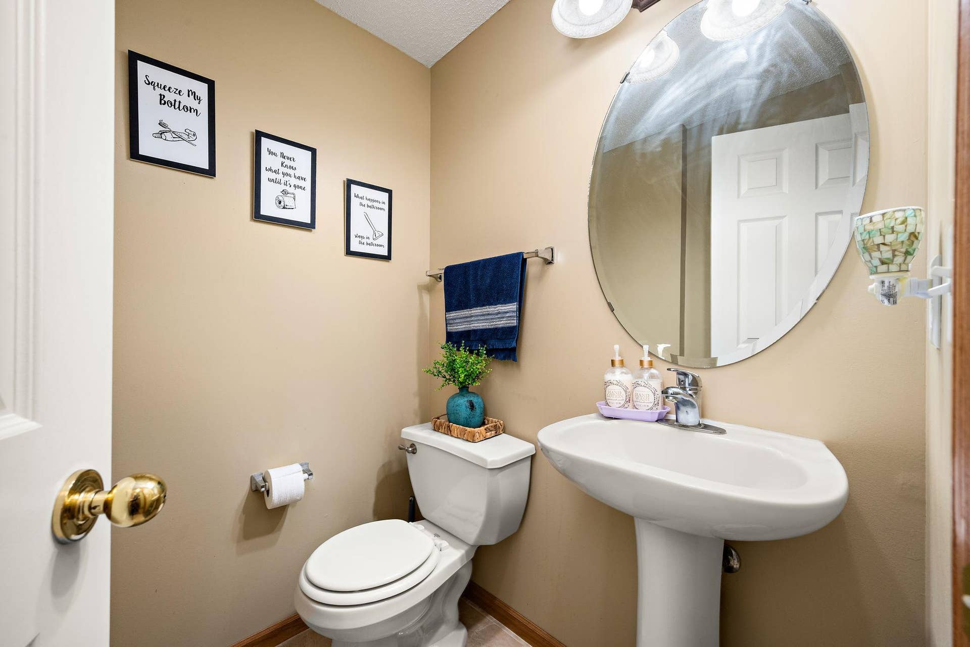 1072 Henslow Avenue N, Oakdale, MN 55128 11-web-or-mls-1072-henslow-ave-n.jpg