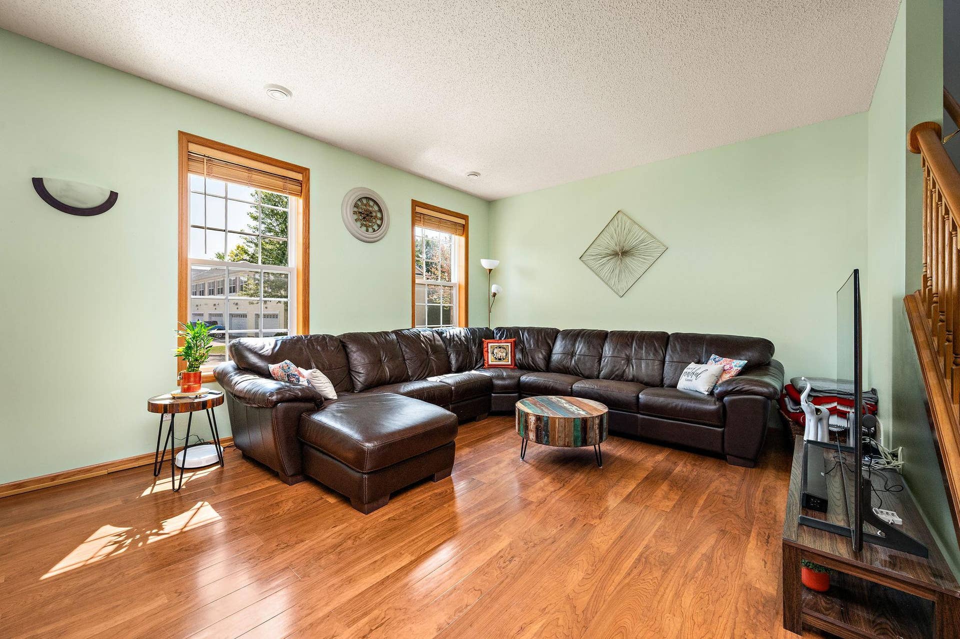 1072 Henslow Avenue N, Oakdale, MN 55128 3-web-or-mls-1072-henslow-ave-n.jpg