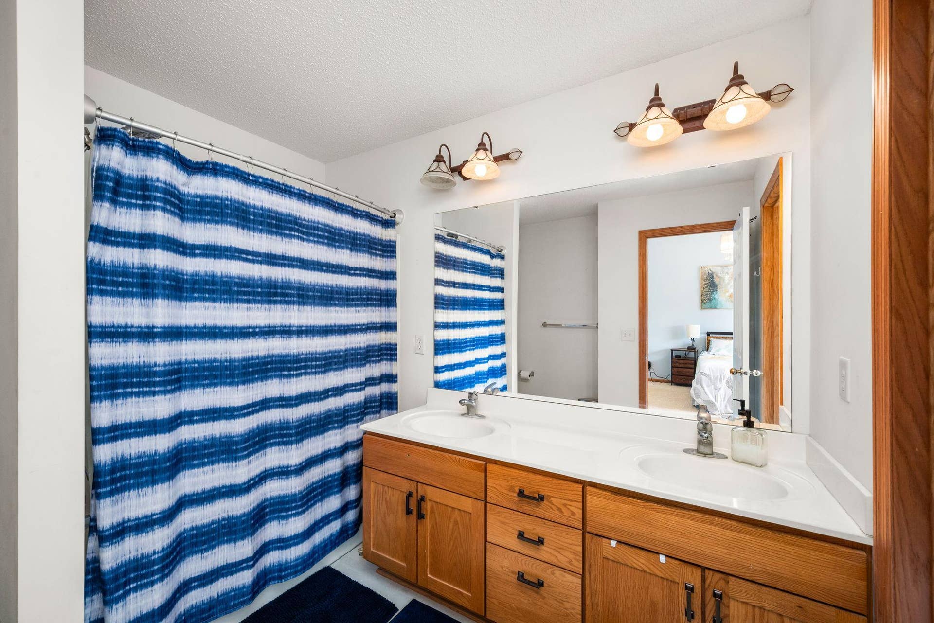 1072 Henslow Avenue N, Oakdale, MN 55128 14-web-or-mls-1072-henslow-ave-n.jpg