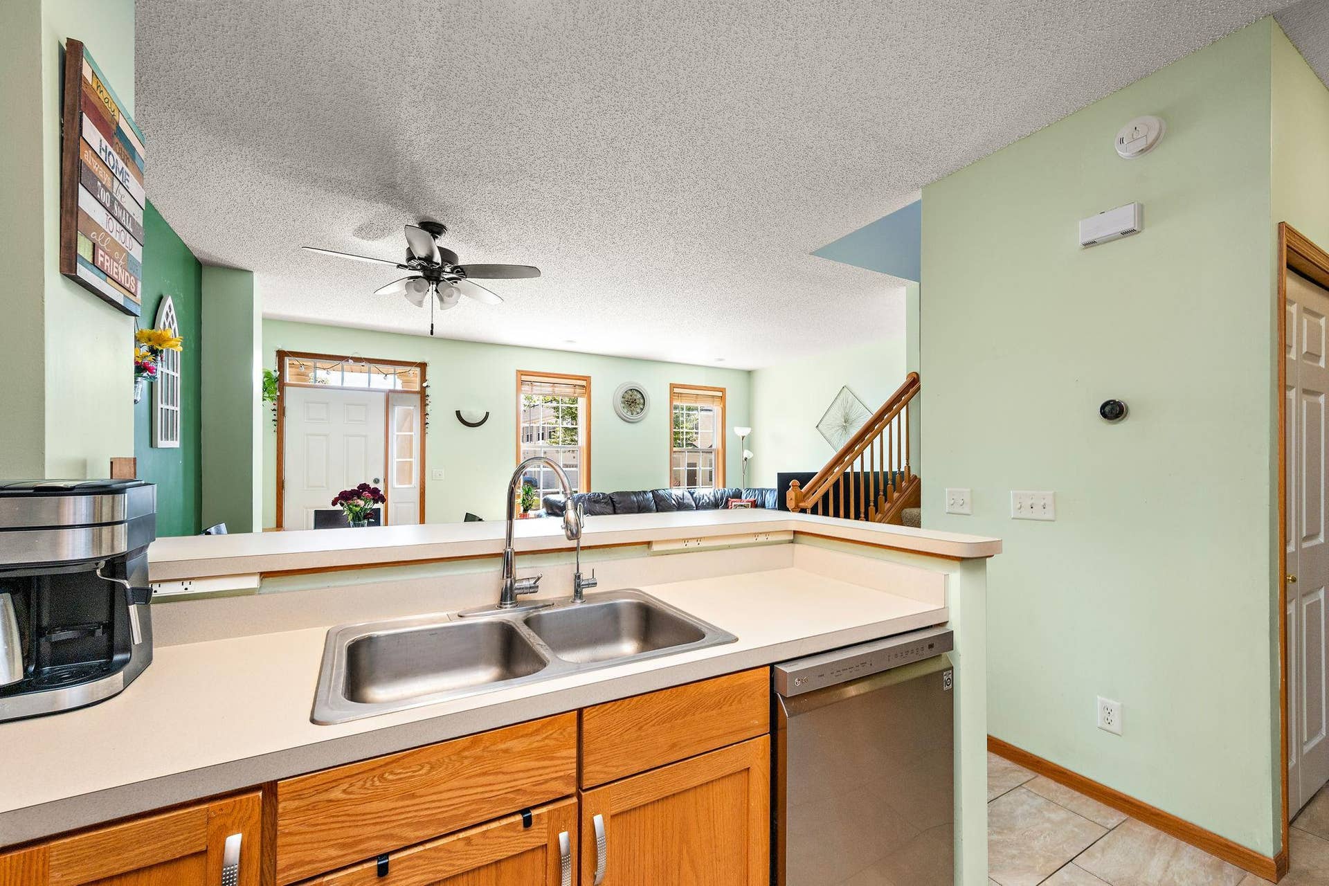 1072 Henslow Avenue N, Oakdale, MN 55128 10-web-or-mls-1072-henslow-ave-n.jpg