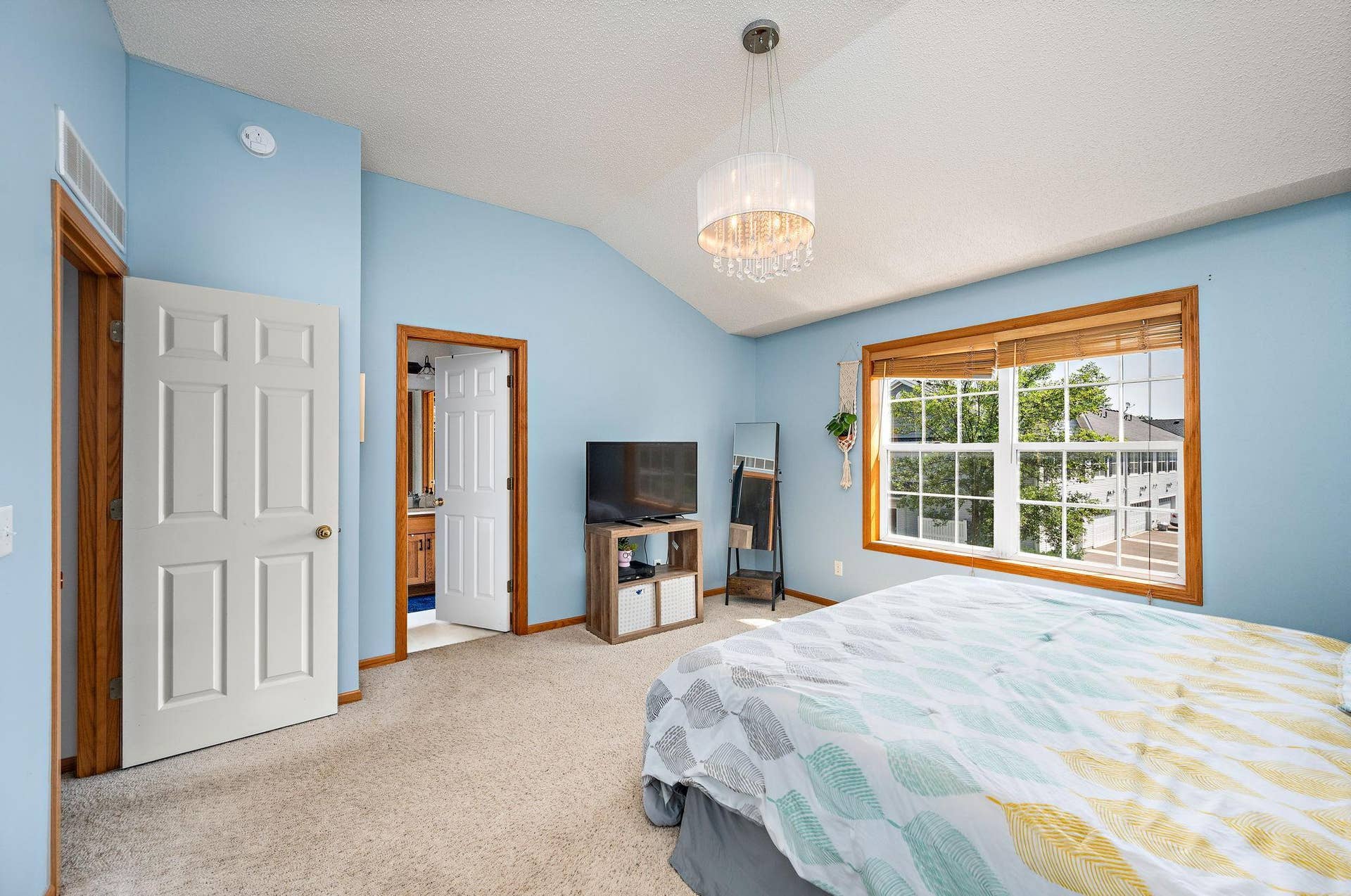 1072 Henslow Avenue N, Oakdale, MN 55128 13-web-or-mls-1072-henslow-ave-n.jpg