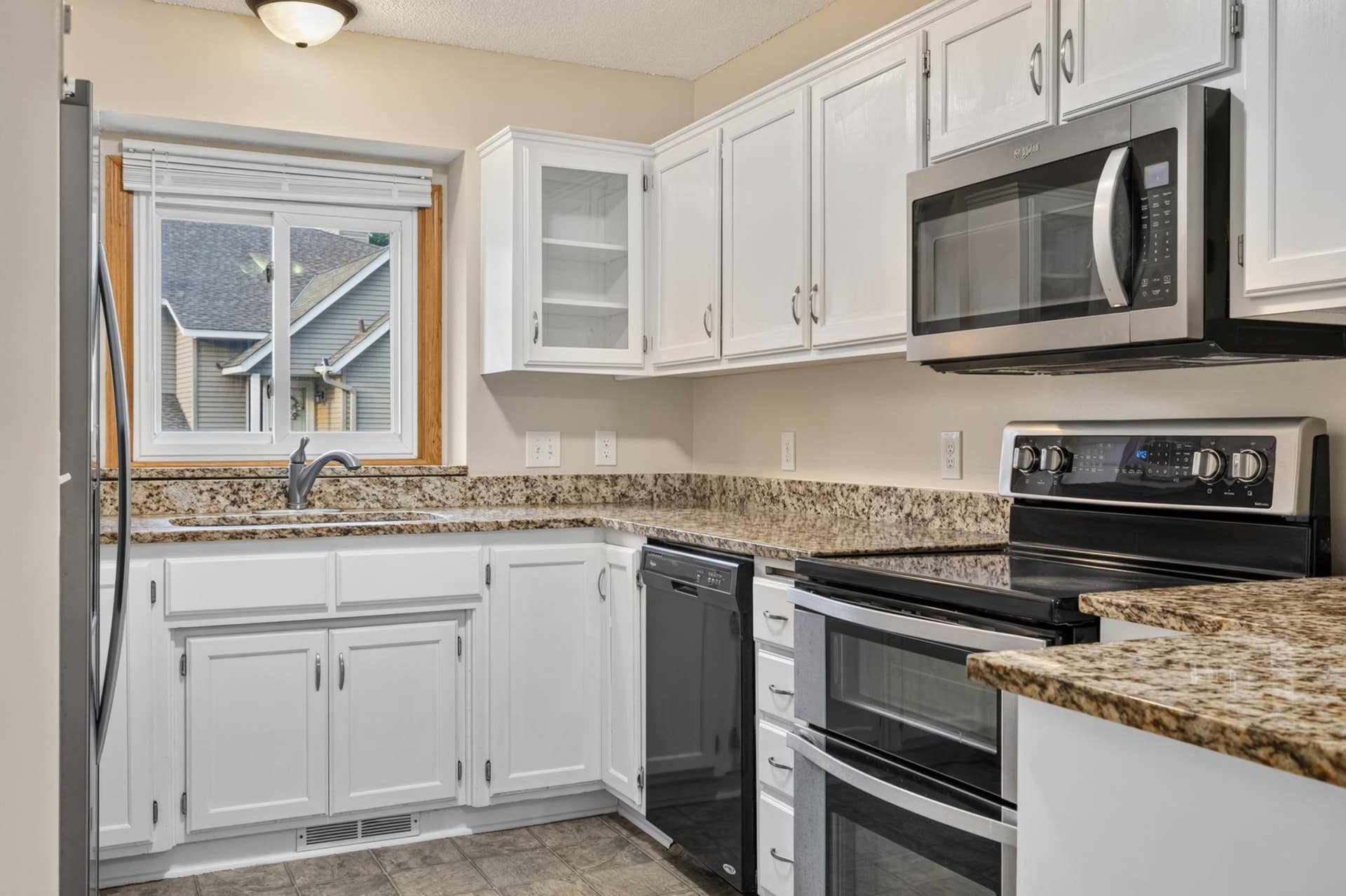 9313 Loch Lomond Lane, Brooklyn Park, MN 55443 9313 Loch Lomond Lane, Brooklyn Park, MN 55443