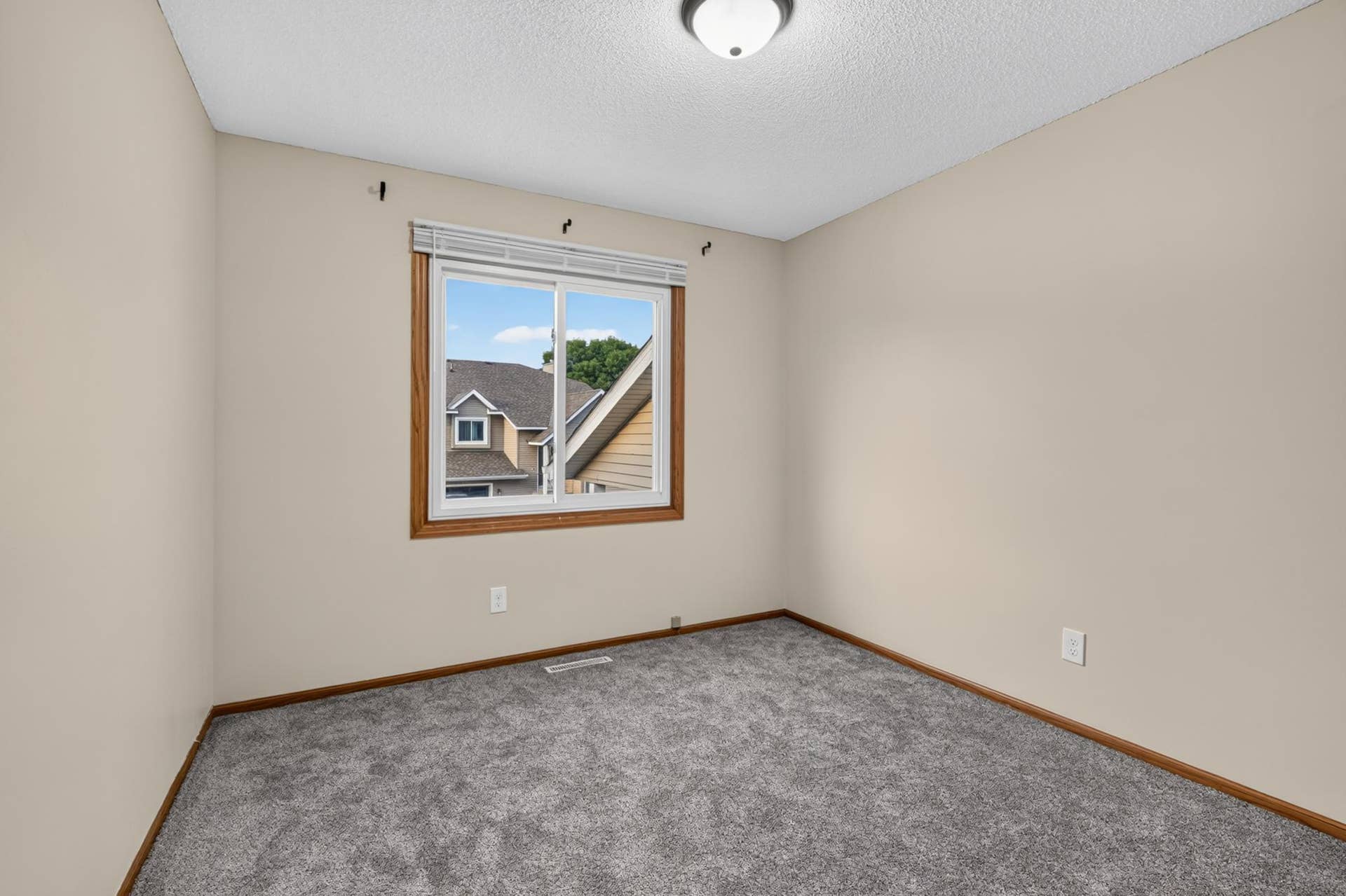9313 Loch Lomond Lane, Brooklyn Park, MN 55443 9313 Loch Lomond Lane, Brooklyn Park, MN 55443