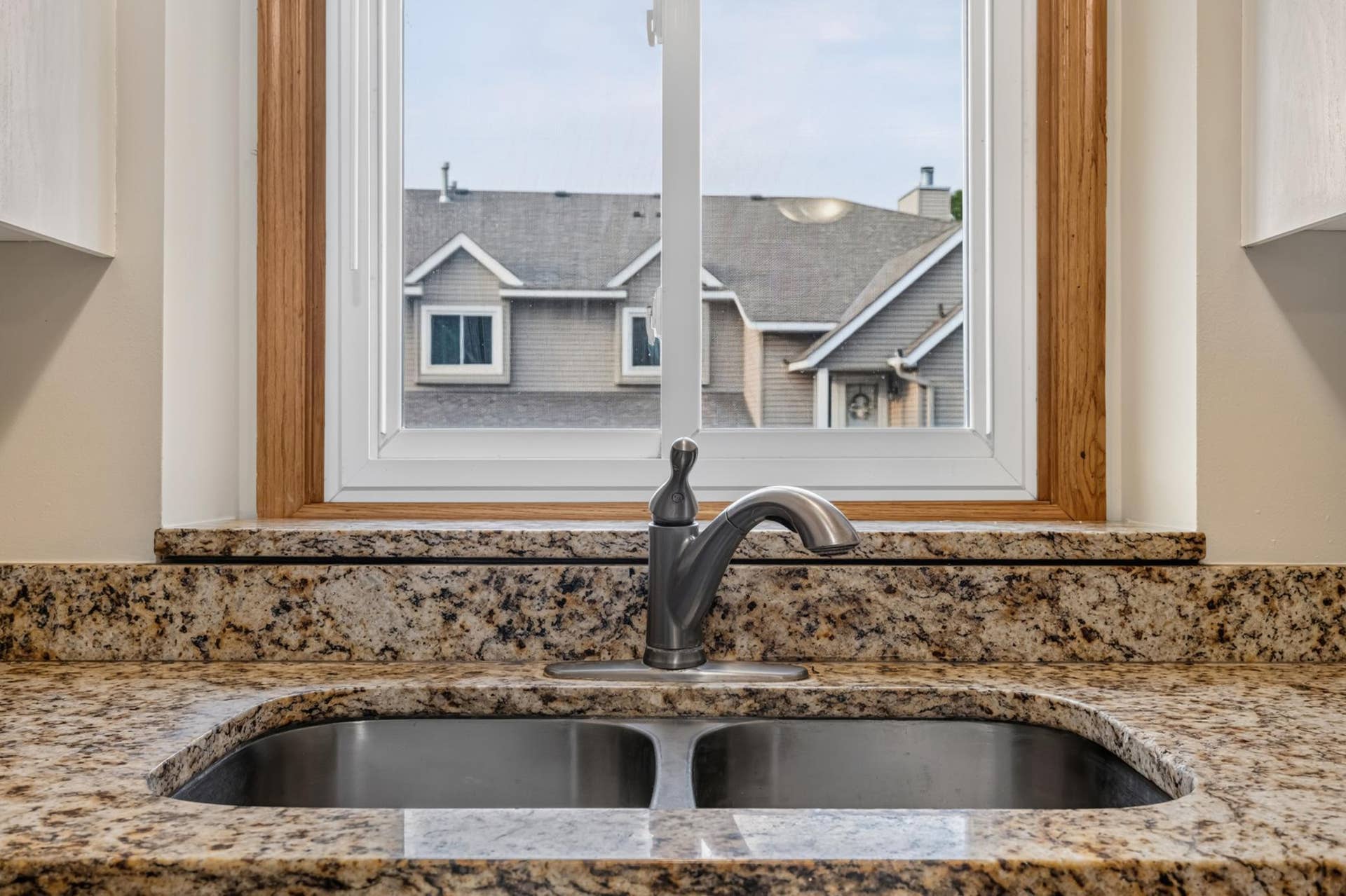 9313 Loch Lomond Lane, Brooklyn Park, MN 55443 9313 Loch Lomond Lane, Brooklyn Park, MN 55443