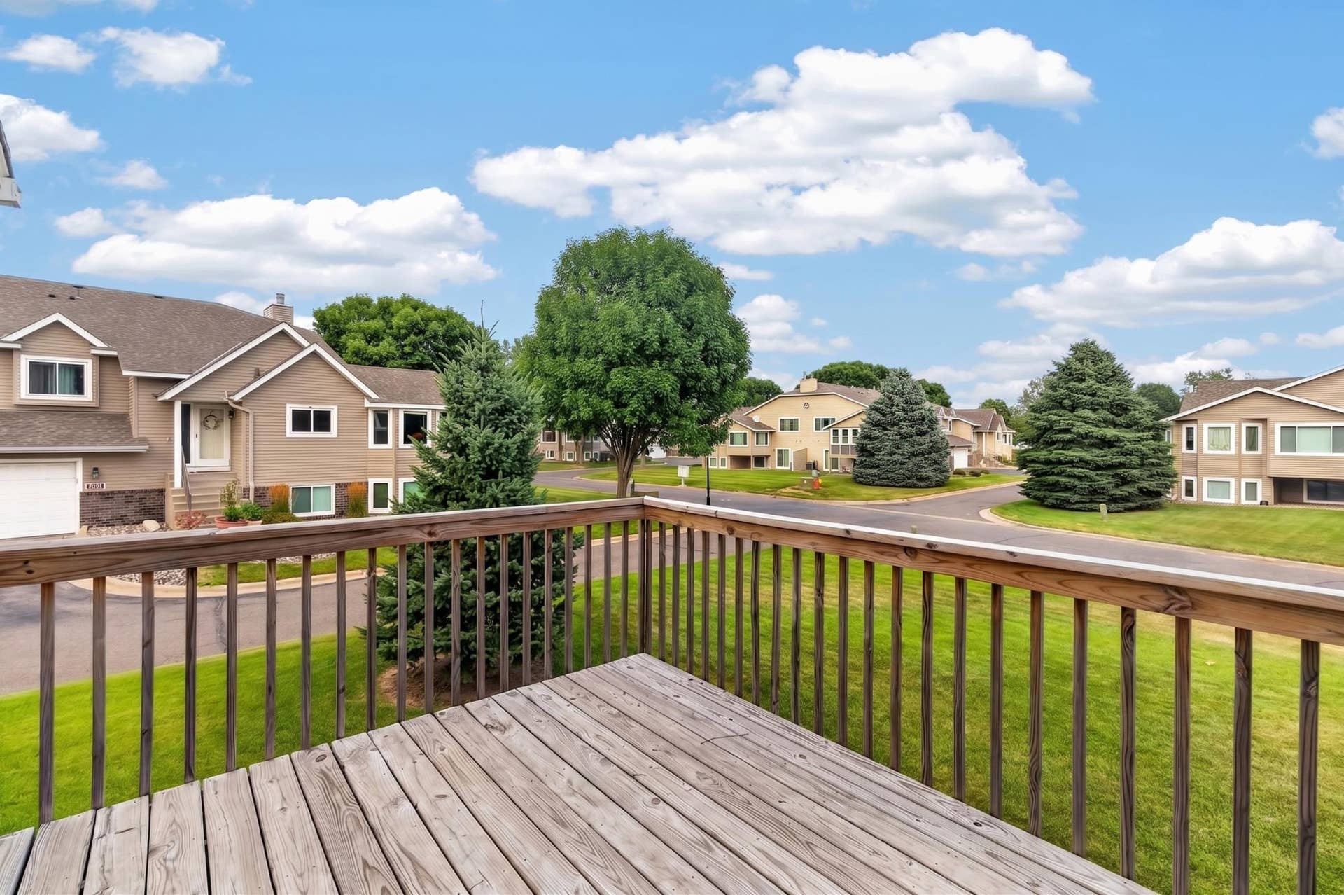 9313 Loch Lomond Lane, Brooklyn Park, MN 55443 9313 Loch Lomond Lane, Brooklyn Park, MN 55443