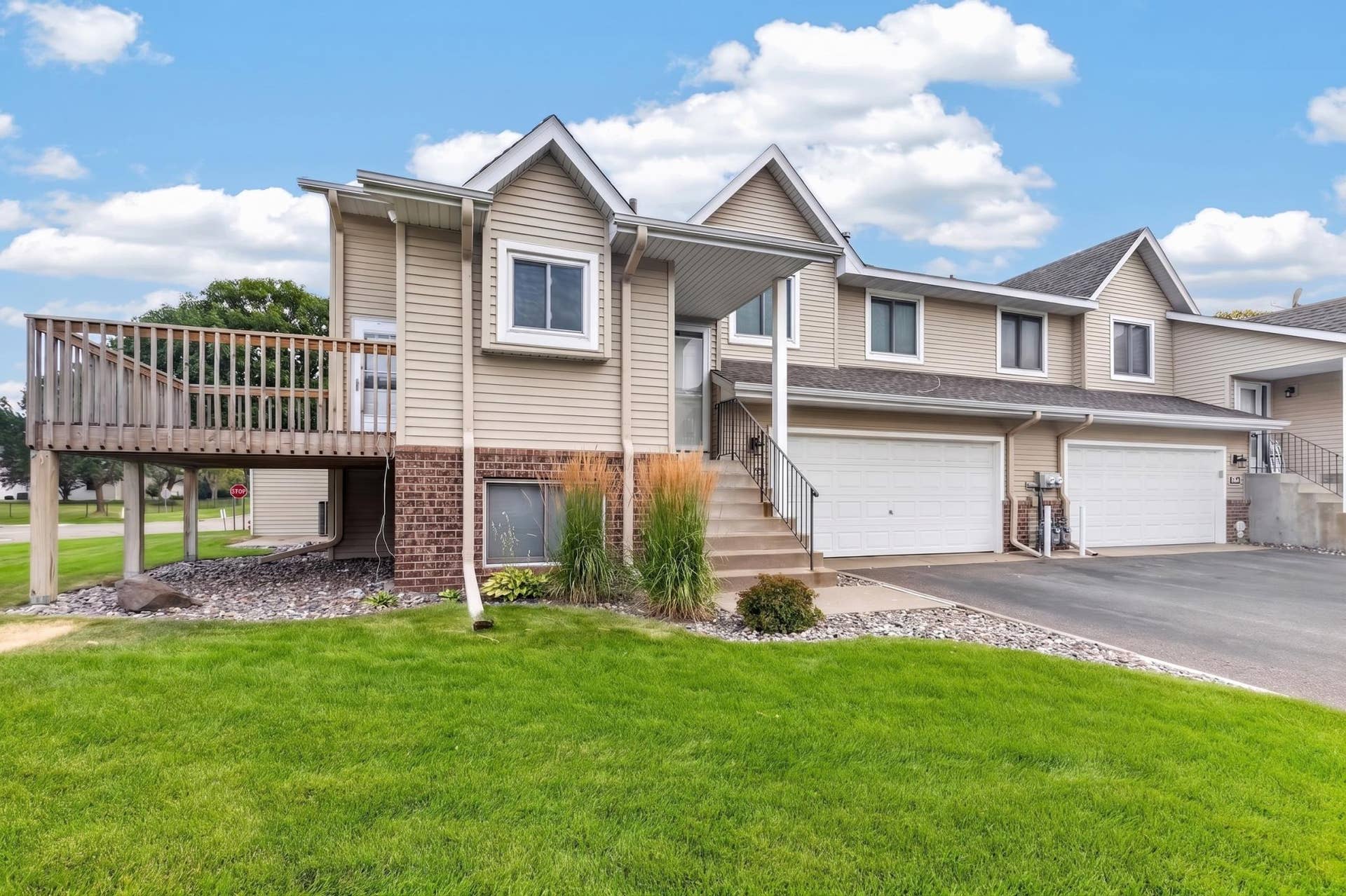 9313 Loch Lomond Lane, Brooklyn Park, MN 55443 9313 Loch Lomond Lane, Brooklyn Park, MN 55443