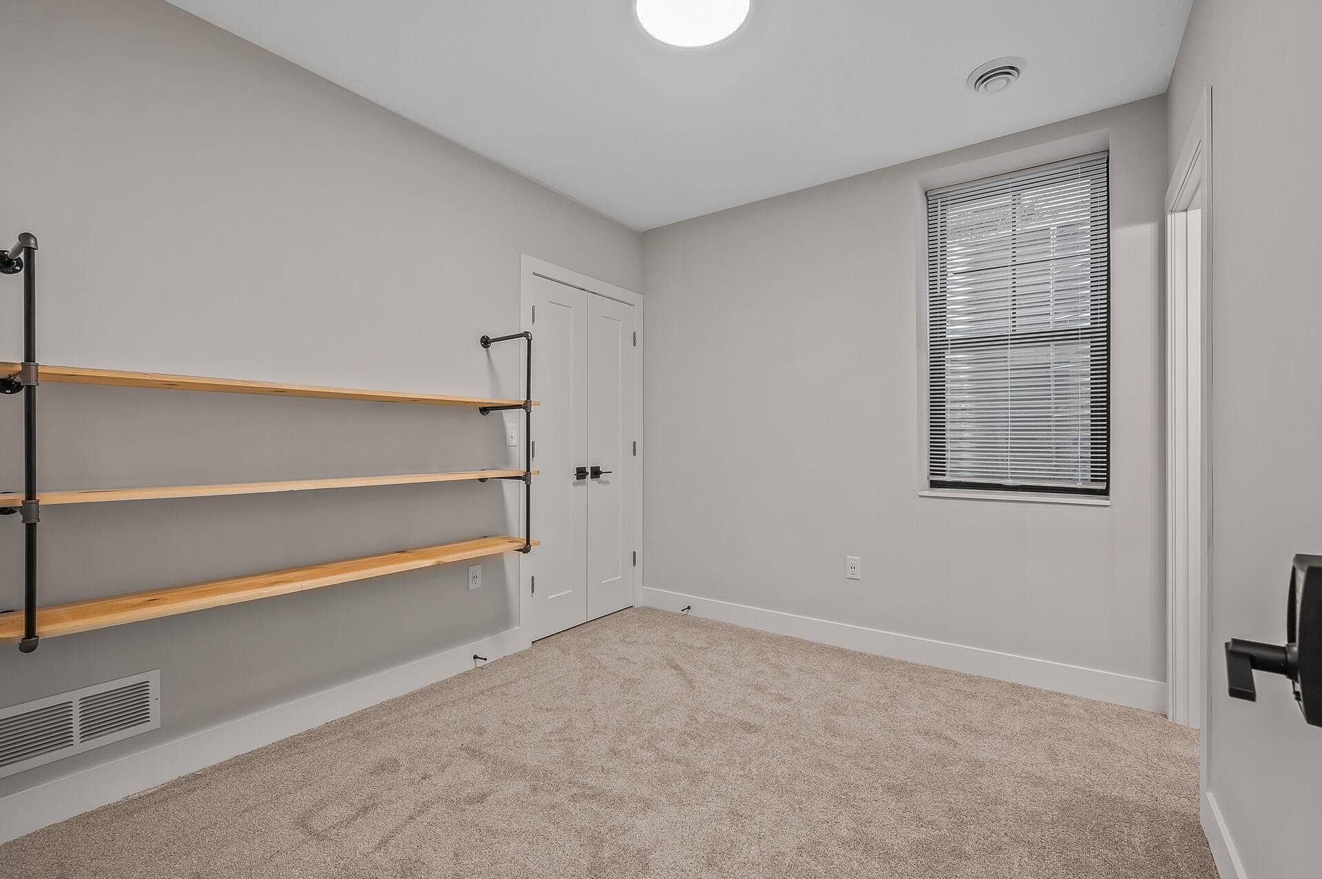 2413 1st Avenue S, 84, Minneapolis, MN 55404 19_2413_1st_Ave19_mls.jpg