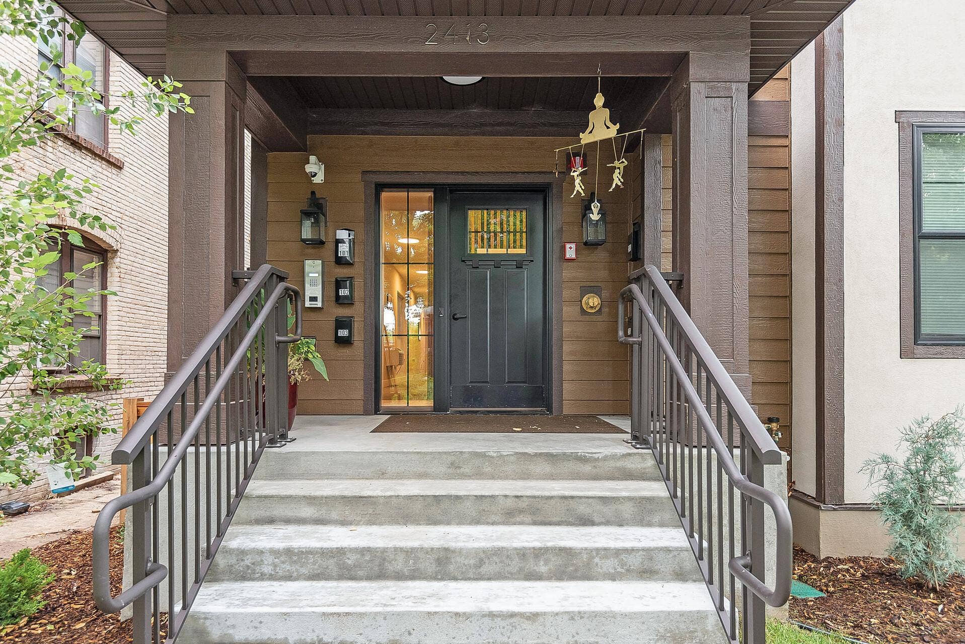 2413 1st Avenue S, 84, Minneapolis, MN 55404 8.jpg