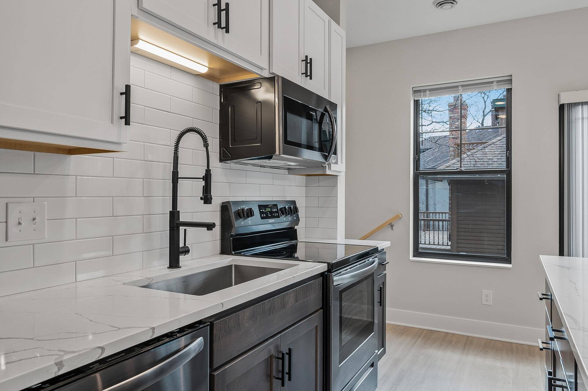 2413 1st Avenue S, 84, Minneapolis, MN 55404 51_2413_1st_Ave51_mls.jpg