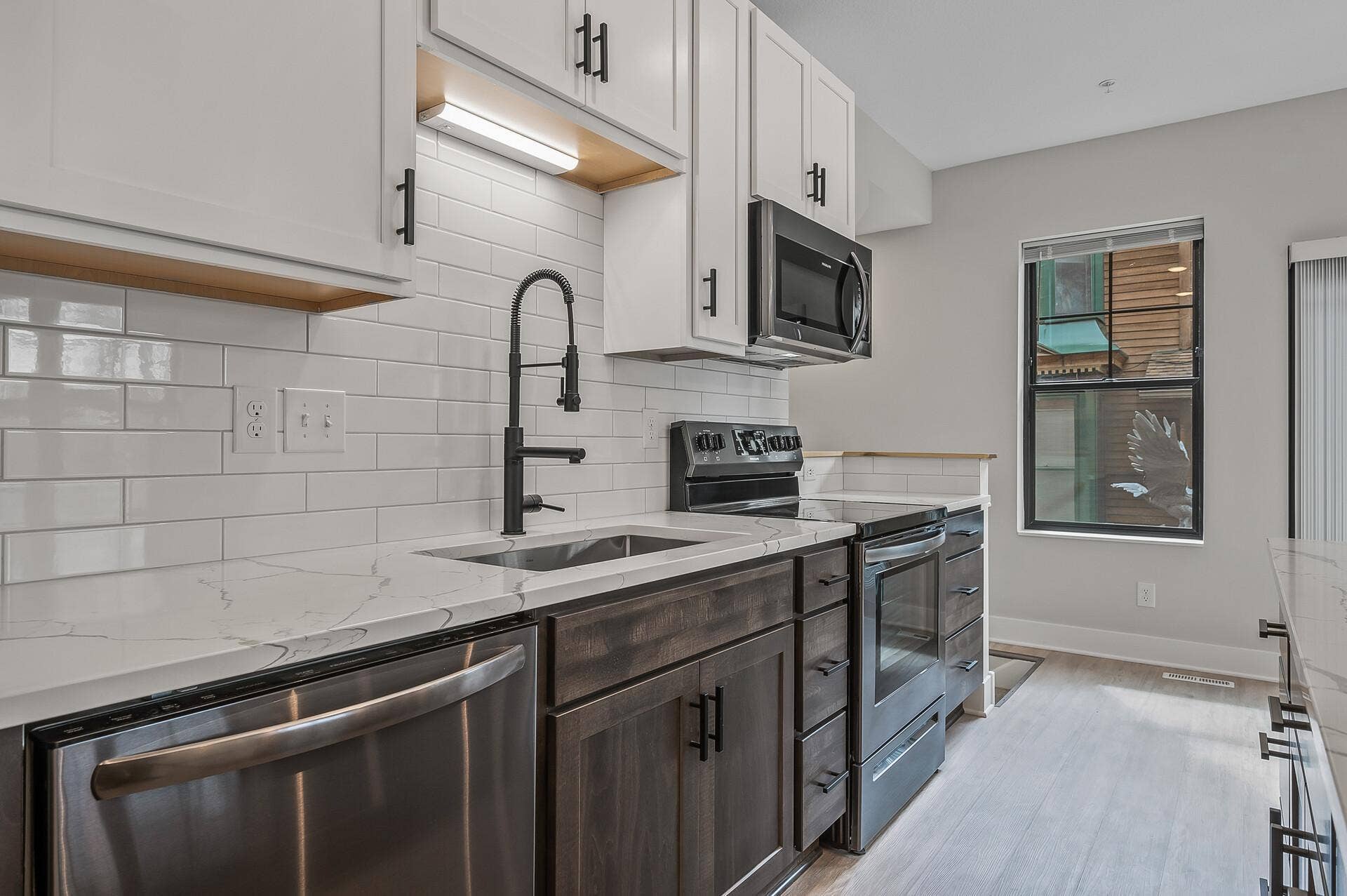 2413 1st Avenue S, 84, Minneapolis, MN 55404 16_2413_1st_Ave16_mls.jpg