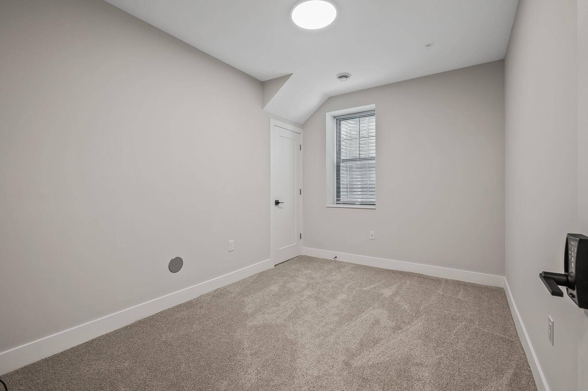 2413 1st Avenue S, 84, Minneapolis, MN 55404 21_2413_1st_Ave21_mls.jpg