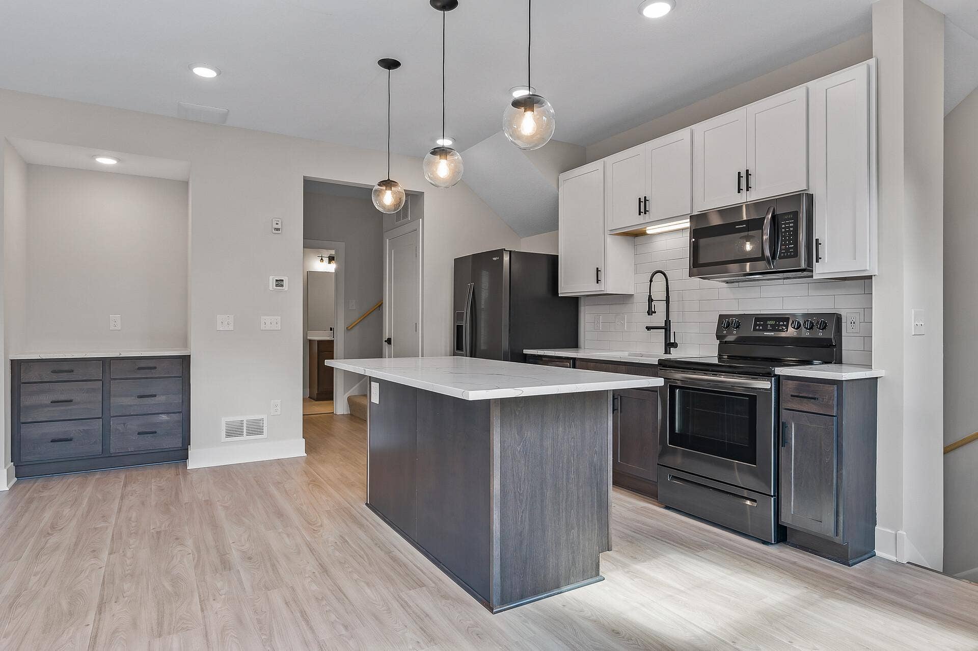 2413 1st Avenue S, 84, Minneapolis, MN 55404 48_2413_1st_Ave48_mls.jpg
