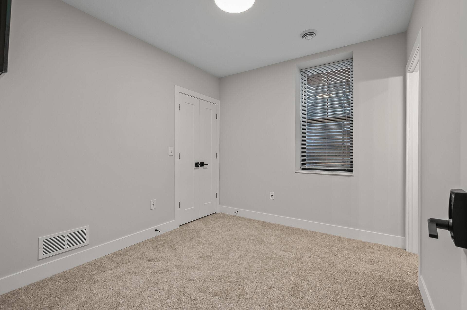 2413 1st Avenue S, 84, Minneapolis, MN 55404 38_2413_1st_Ave38_mls.jpg