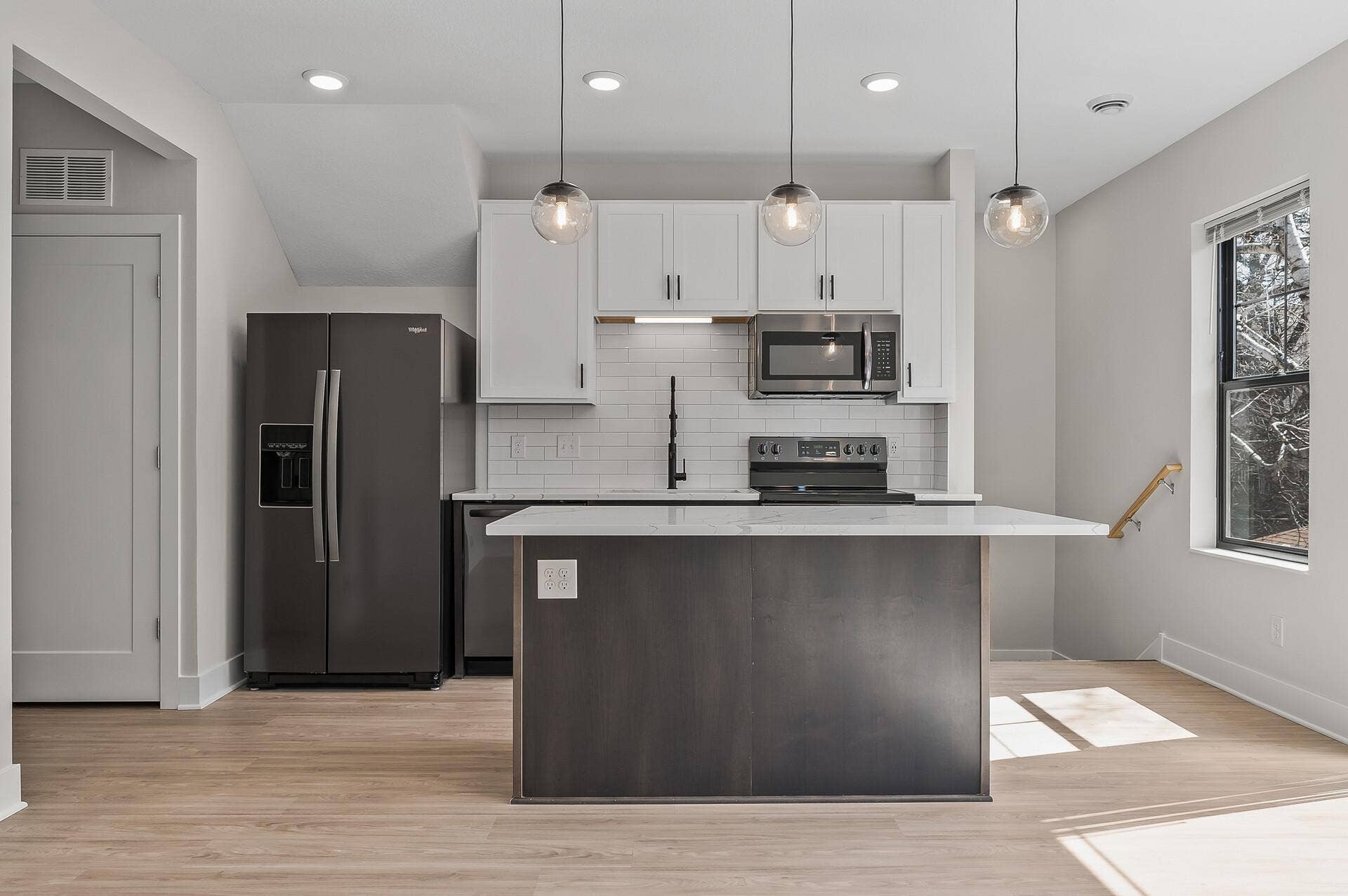 2413 1st Avenue S, 84, Minneapolis, MN 55404 49_2413_1st_Ave49_mls.jpg