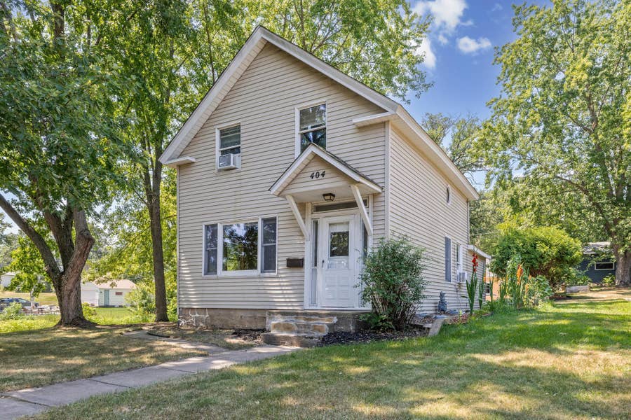 Property photo for 404 5th Street N, Bayport, MN