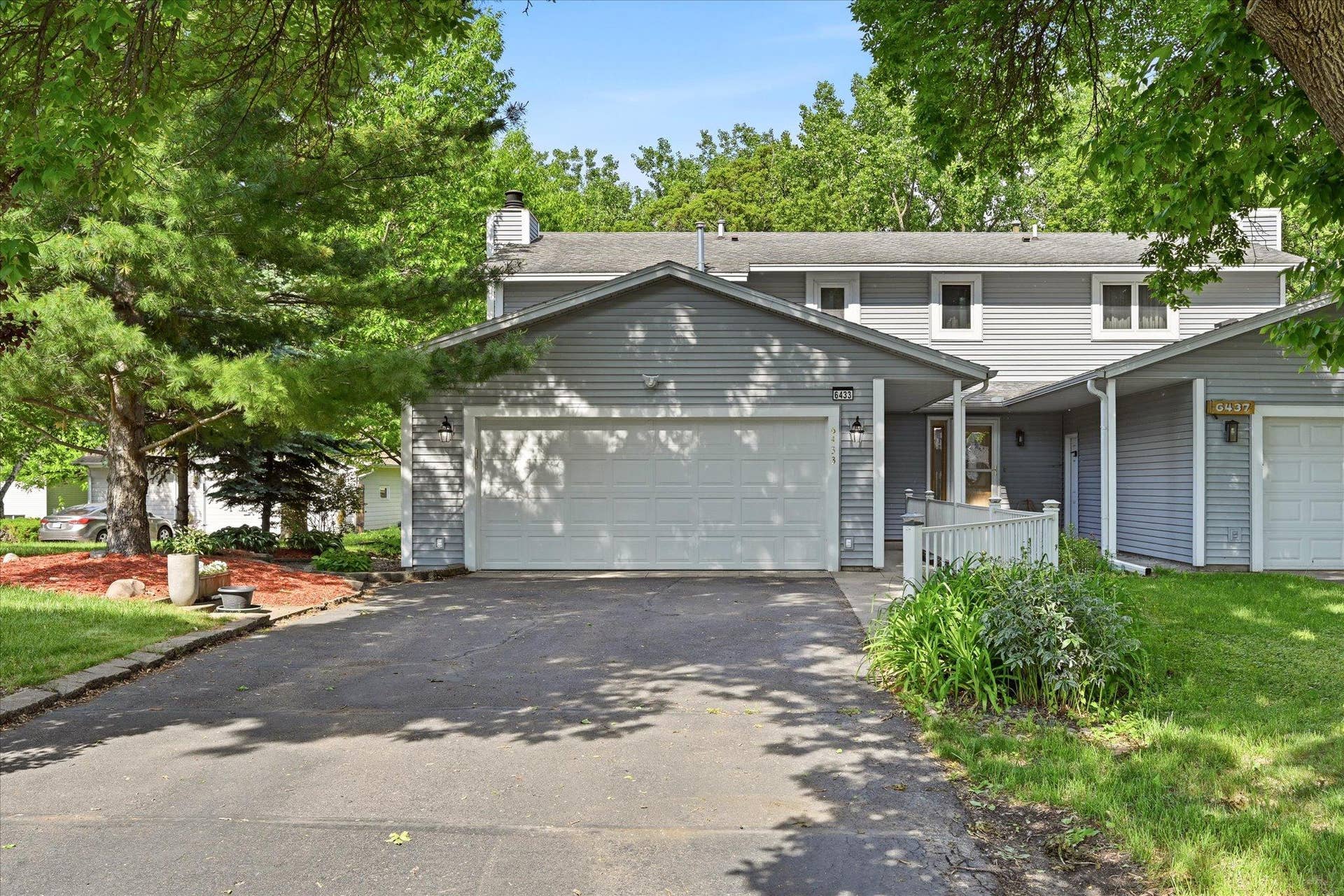 6433 Cavell Avenue N, Brooklyn Park, MN 55428 Front exterior