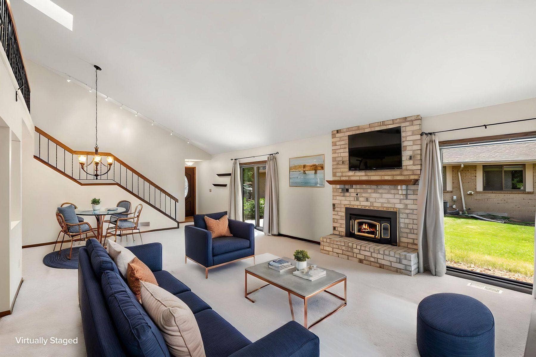 7051 Robinwood Trail, Woodbury, MN 55125 7051 Robinwood Trail, Woodbury, MN 55125