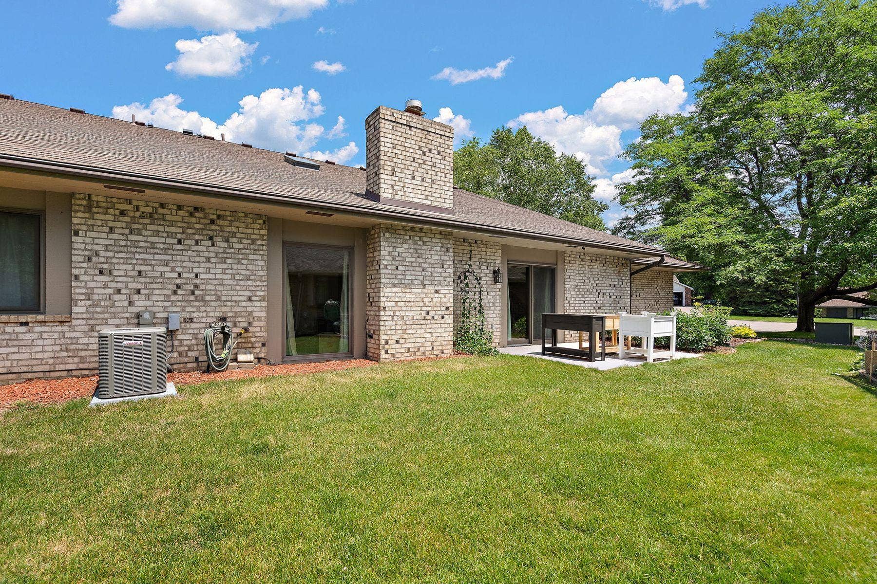 7051 Robinwood Trail, Woodbury, MN 55125 7051 Robinwood Trail, Woodbury, MN 55125