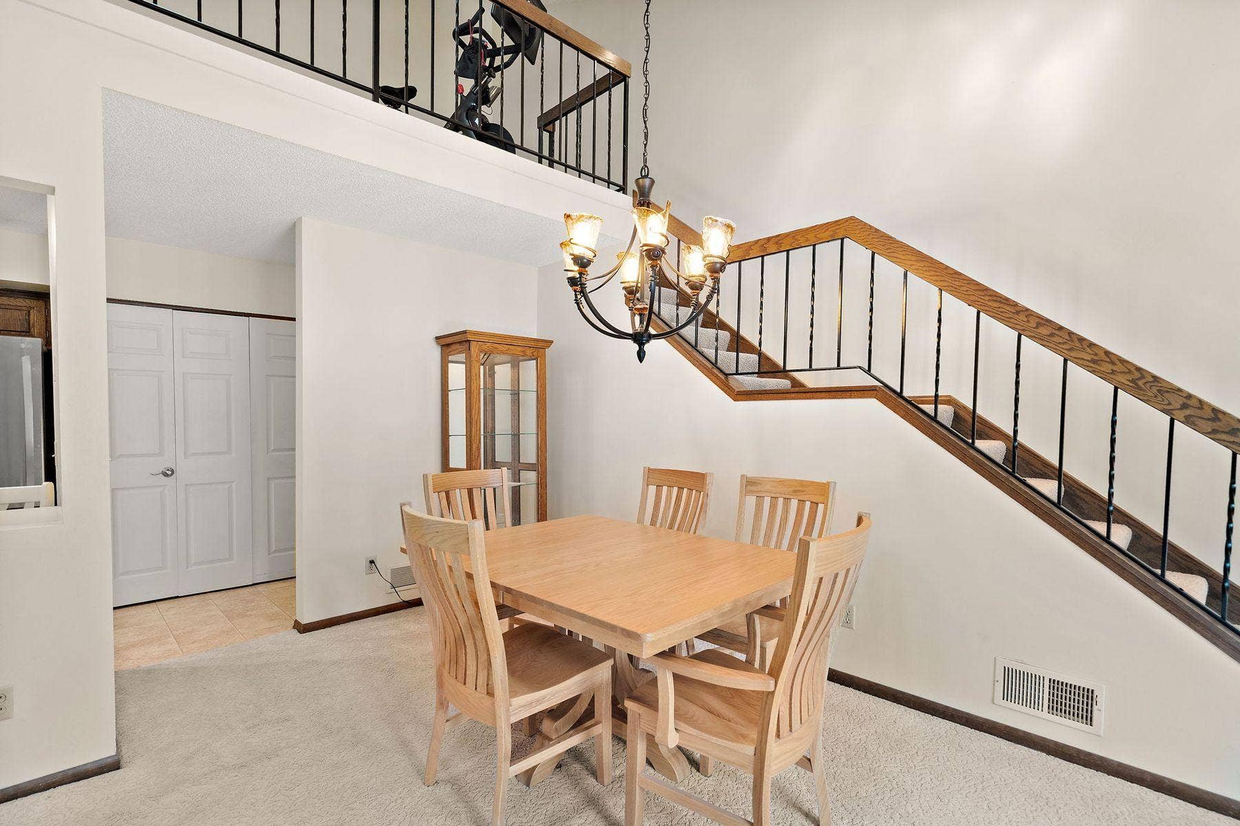 7051 Robinwood Trail, Woodbury, MN 55125 7051 Robinwood Trail, Woodbury, MN 55125