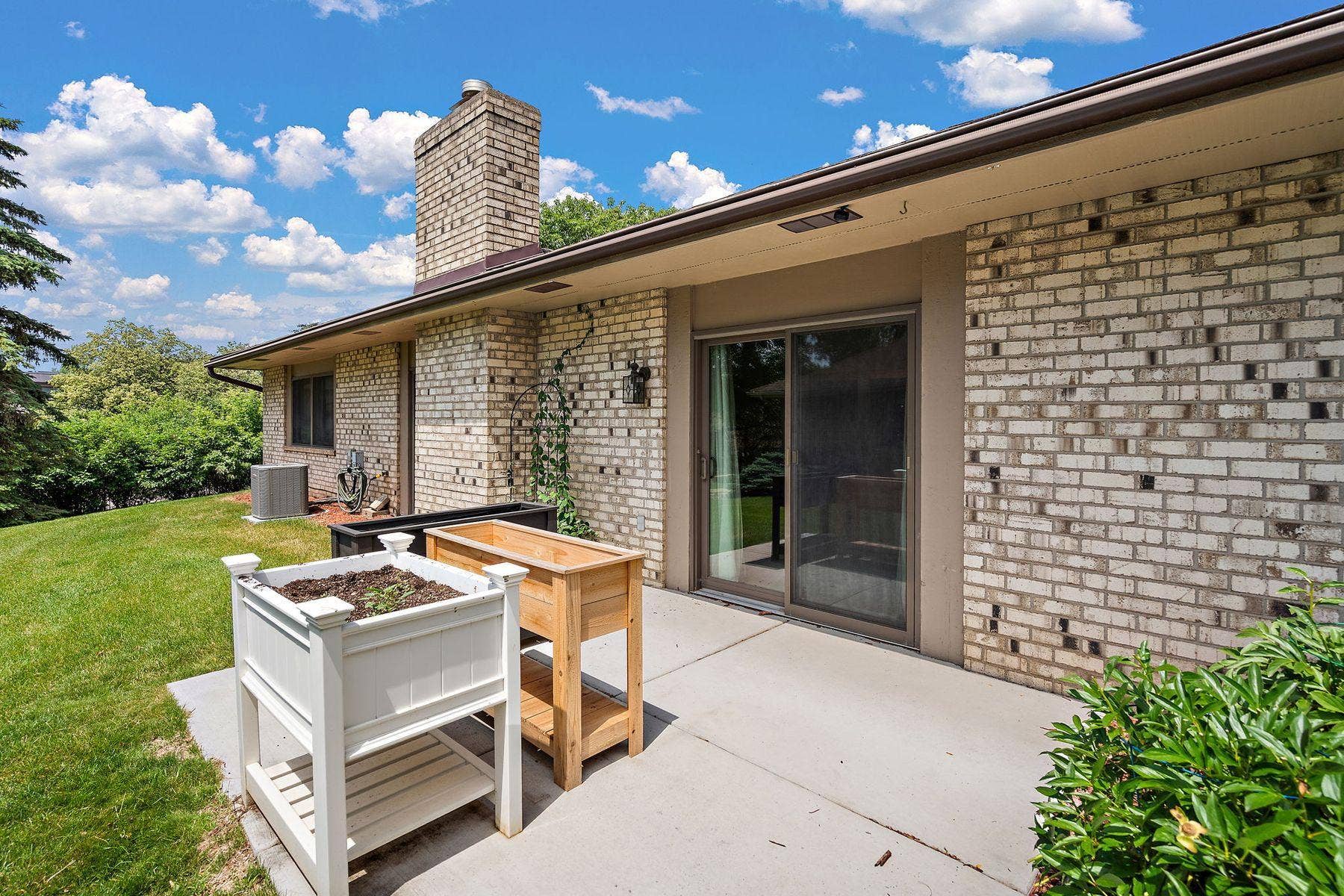 7051 Robinwood Trail, Woodbury, MN 55125 7051 Robinwood Trail, Woodbury, MN 55125