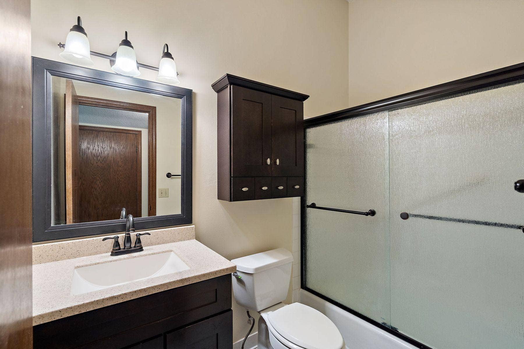 7051 Robinwood Trail, Woodbury, MN 55125 7051 Robinwood Trail, Woodbury, MN 55125