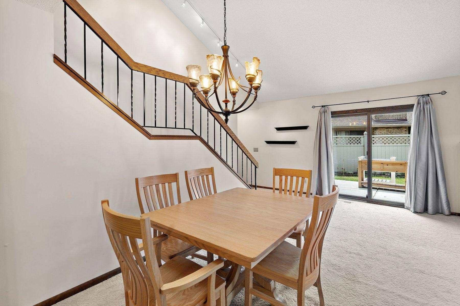 7051 Robinwood Trail, Woodbury, MN 55125 7051 Robinwood Trail, Woodbury, MN 55125