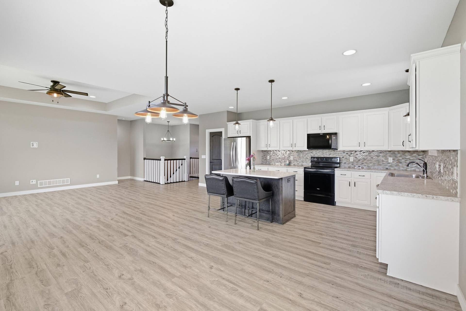 820 Fieldcrest Drive, Mankato, MN 56001 820 Fieldcrest Drive, Mankato, MN 56001