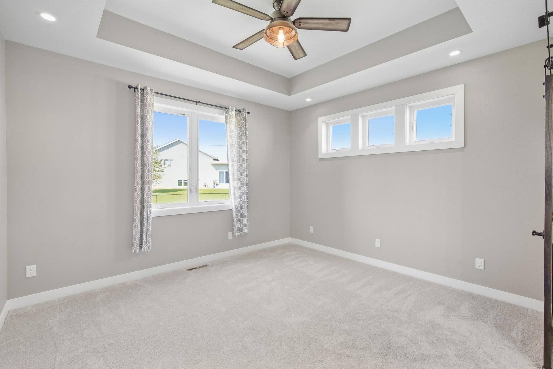 820 Fieldcrest Drive, Mankato, MN 56001 Main-Level Primary Bedroom