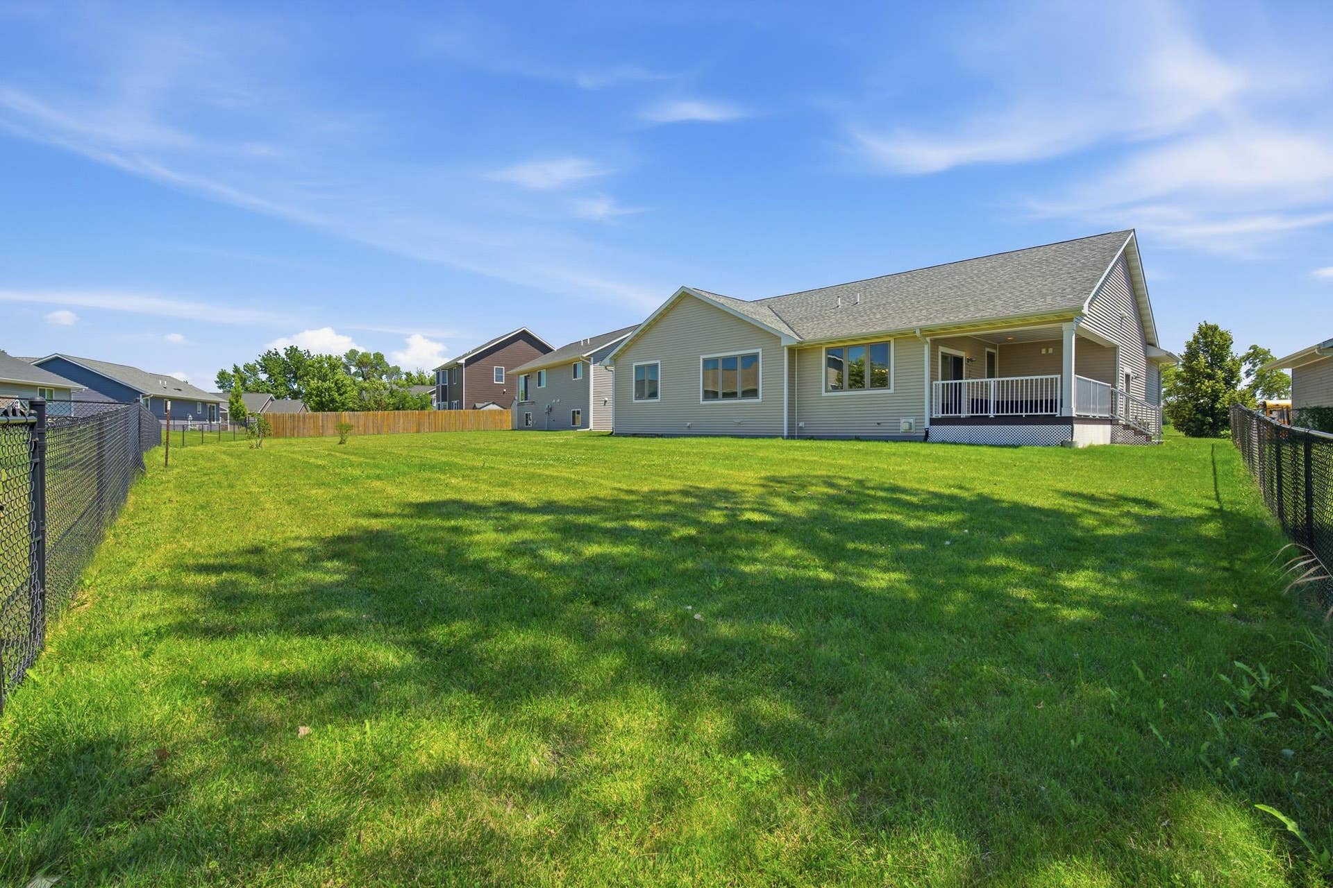 820 Fieldcrest Drive, Mankato, MN 56001 820 Fieldcrest Drive, Mankato, MN 56001