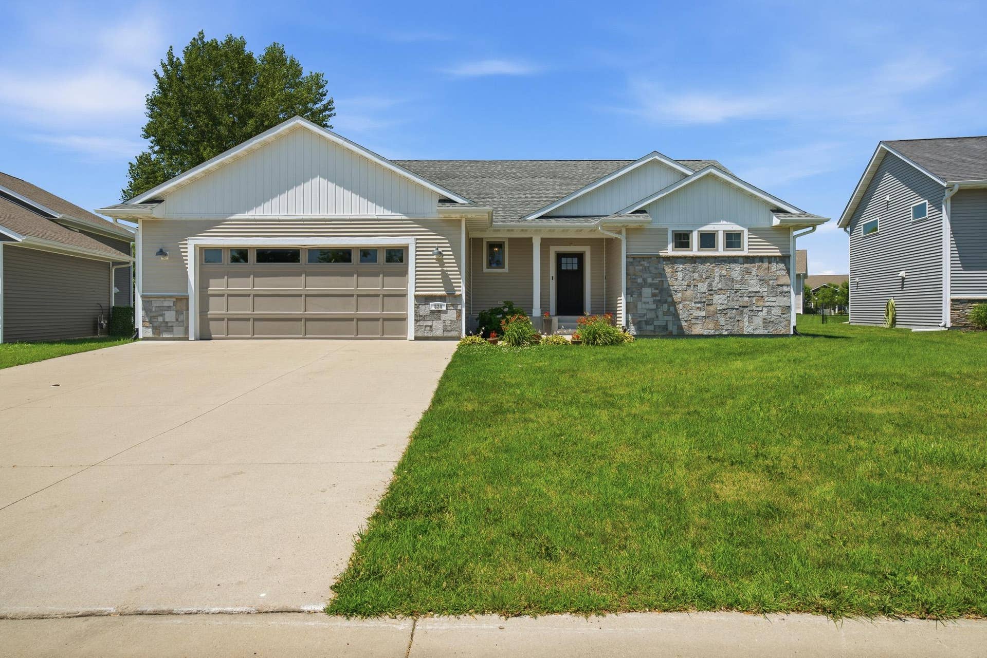 820 Fieldcrest Drive, Mankato, MN 56001 820 Fieldcrest Drive, Mankato, MN 56001