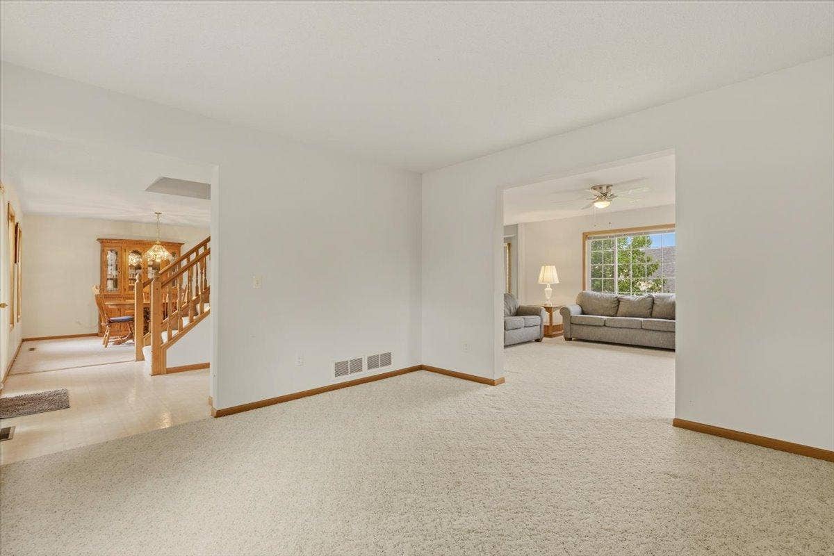 931 Sterling Street S, Maplewood, MN 55119 32-DSC07248.jpg