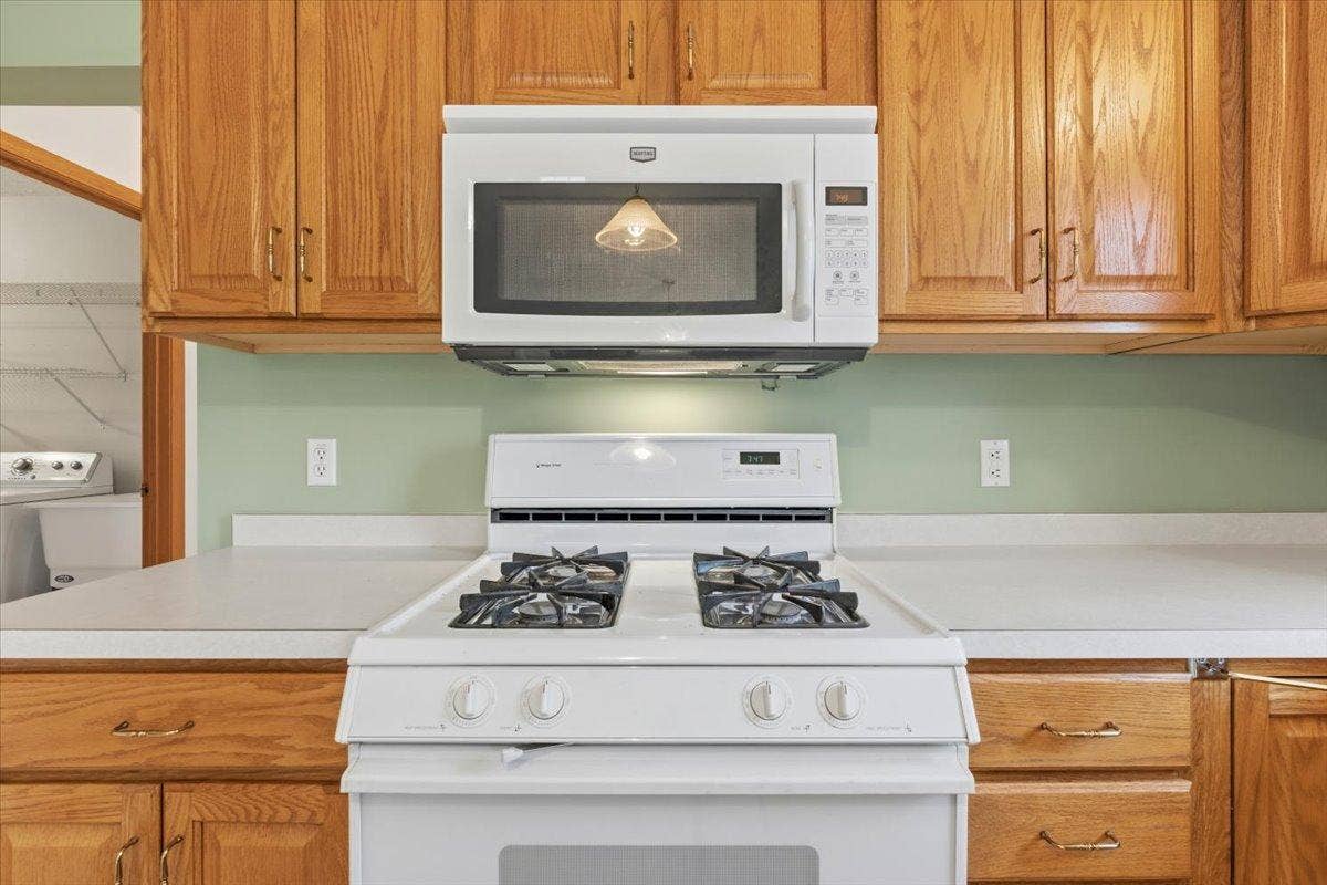 931 Sterling Street S, Maplewood, MN 55119 06-DSC07163.jpg