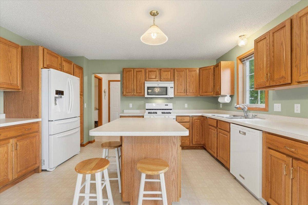 931 Sterling Street S, Maplewood, MN 55119 05-DSC07173.jpg