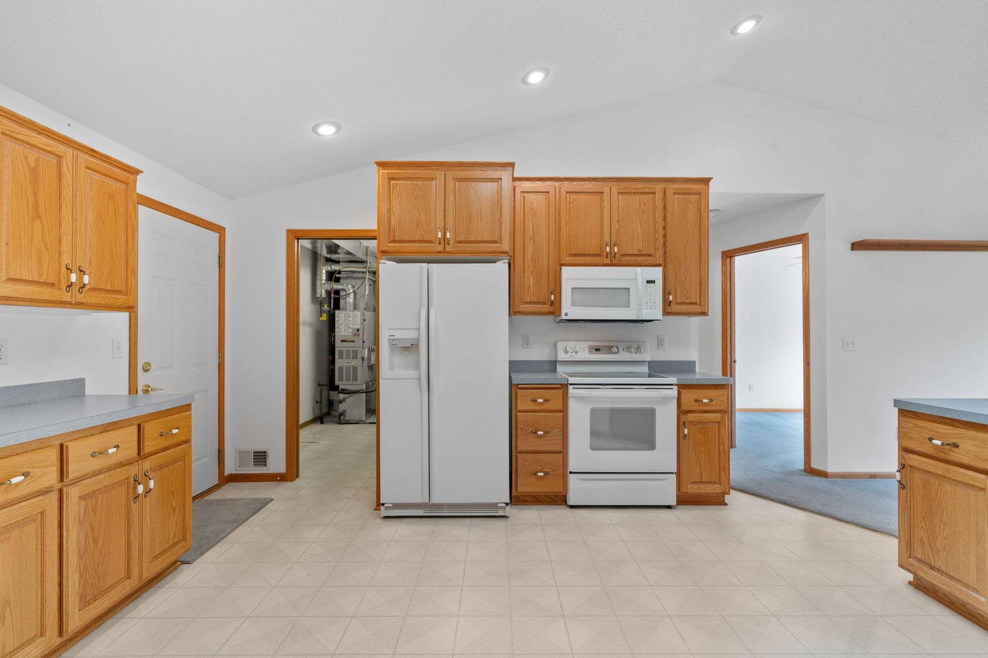 3700 Ladyslipper Lane N, Brooklyn Park, MN 55443 18-web-or-mls-3700 Ladyslipper N-22.jpg