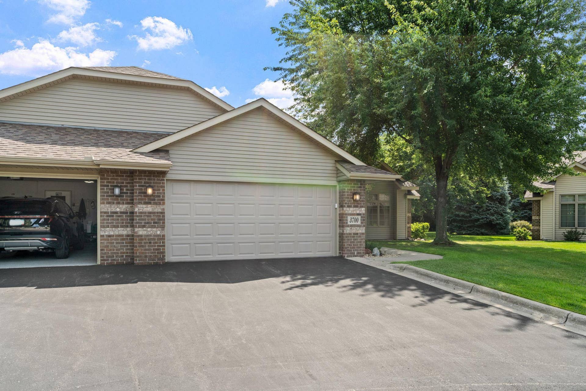 3700 Ladyslipper Lane N, Brooklyn Park, MN 55443 2-web-or-mls-3700 Ladyslipper N-3.jpg
