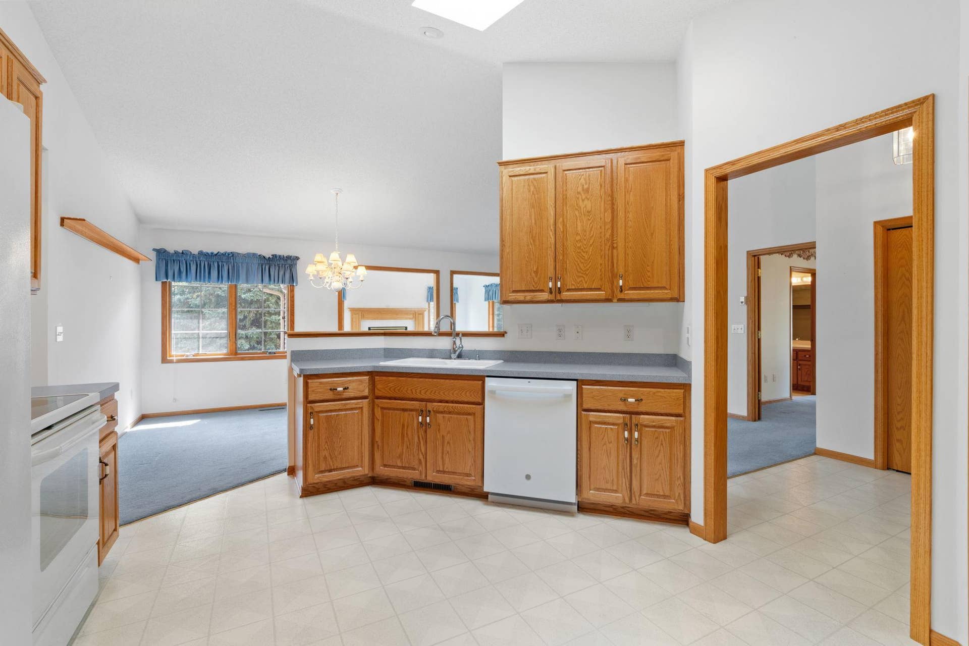 3700 Ladyslipper Lane N, Brooklyn Park, MN 55443 20-web-or-mls-3700 Ladyslipper N-24.jpg