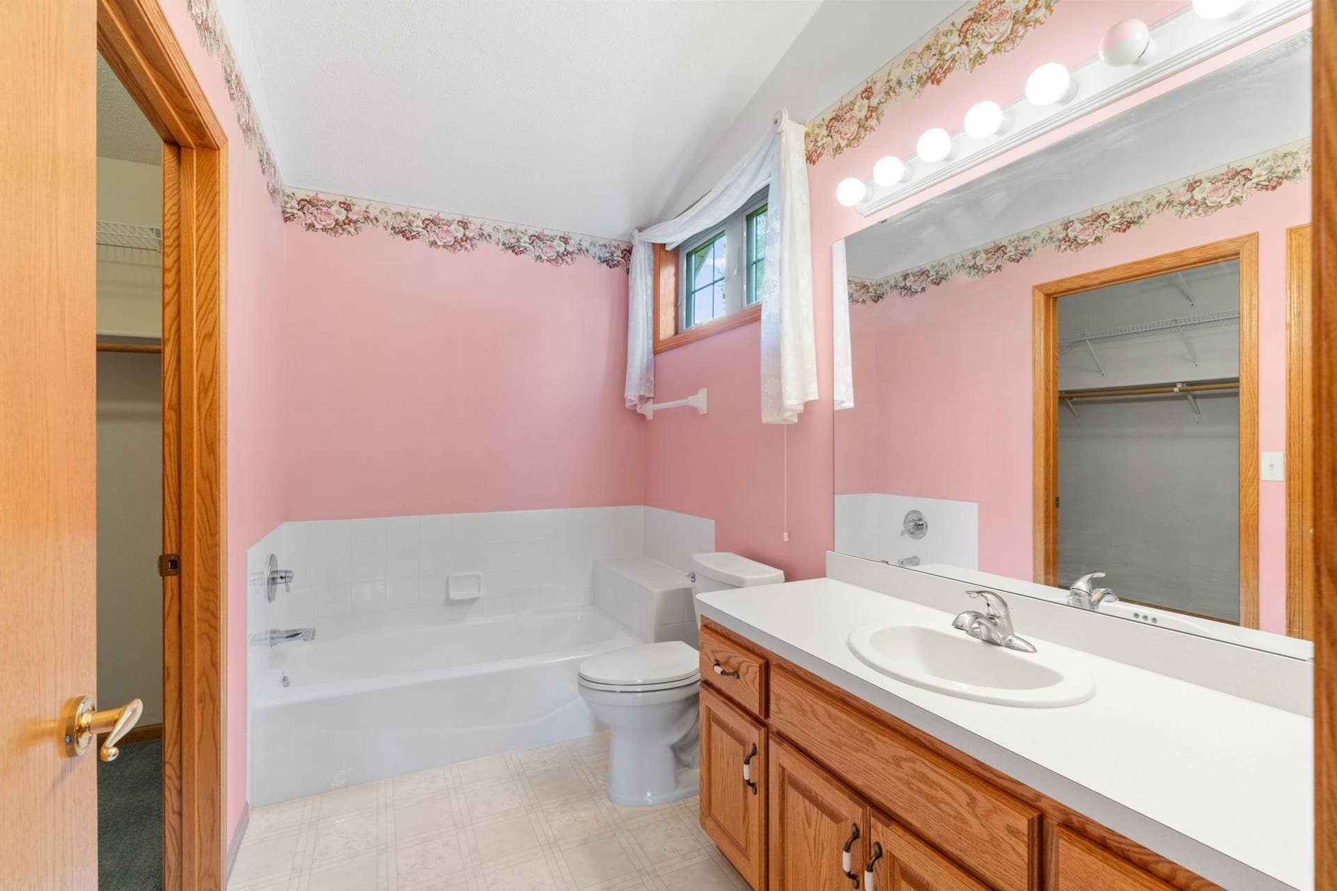 3700 Ladyslipper Lane N, Brooklyn Park, MN 55443 28-web-or-mls-3700 Ladyslipper N-30.jpg