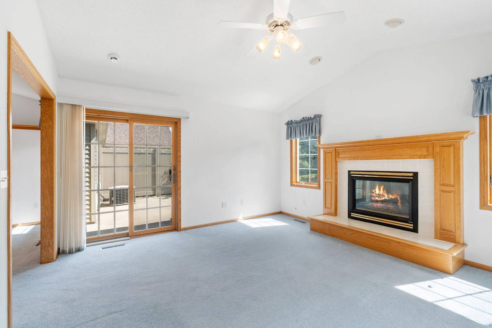 3700 Ladyslipper Lane N, Brooklyn Park, MN 55443 23-web-or-mls-3700 Ladyslipper N-19.jpg