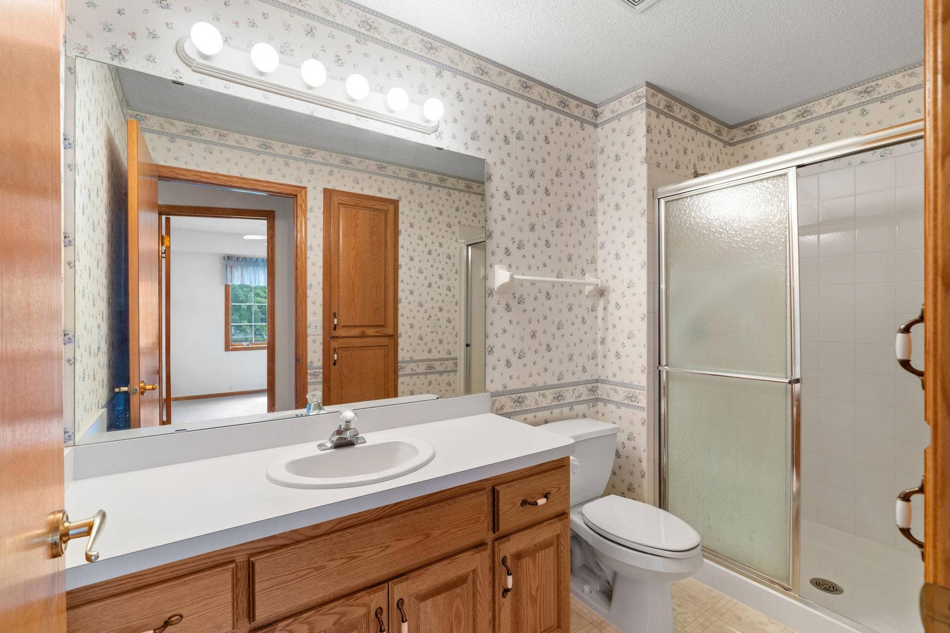 3700 Ladyslipper Lane N, Brooklyn Park, MN 55443 34-web-or-mls-3700 Ladyslipper N-37.jpg
