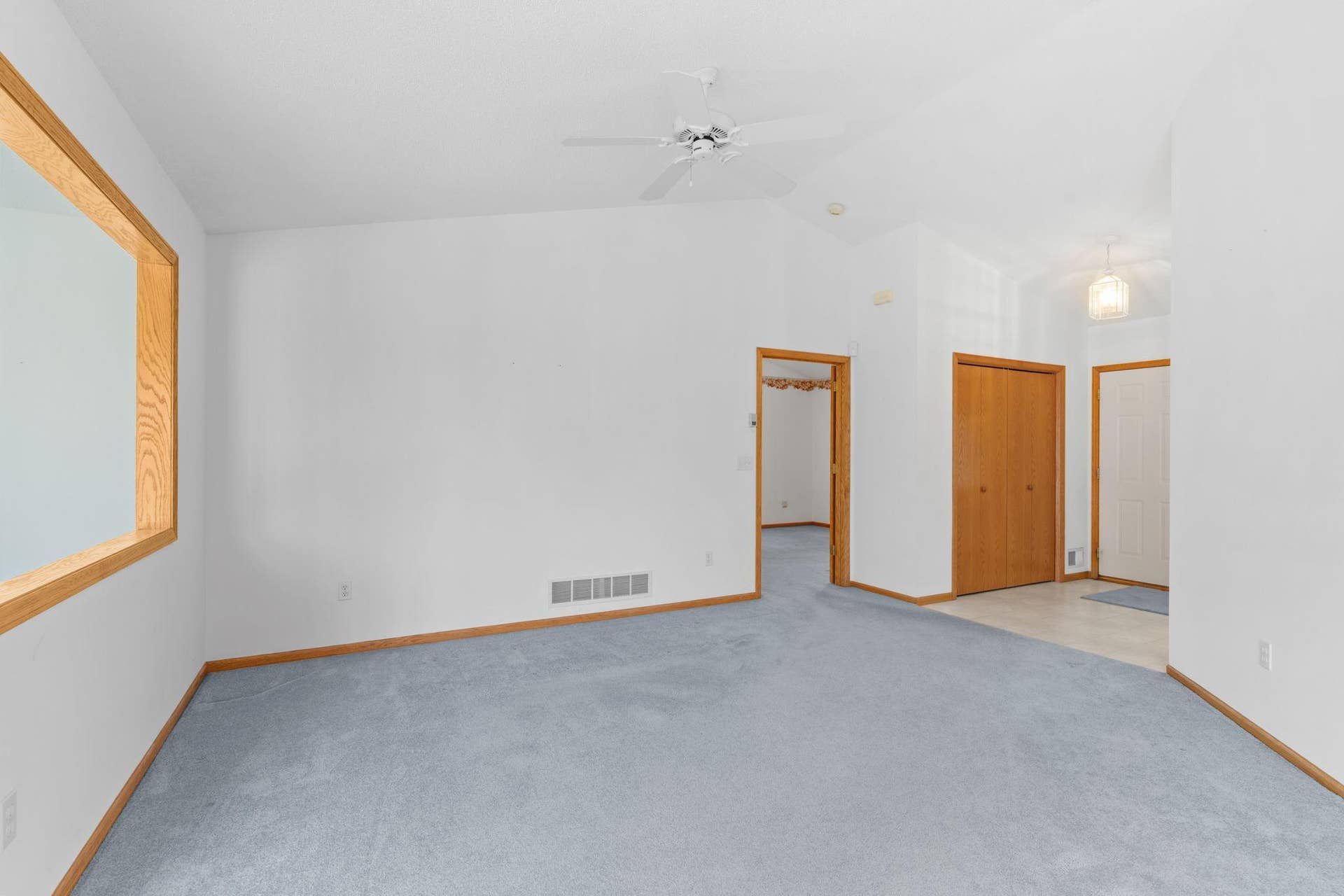3700 Ladyslipper Lane N, Brooklyn Park, MN 55443 10-web-or-mls-3700 Ladyslipper N-15.jpg