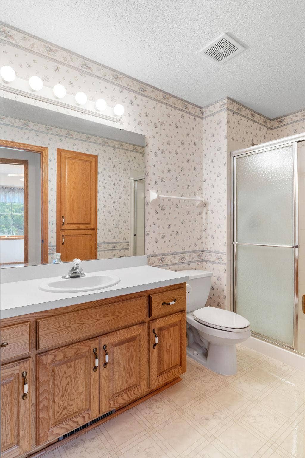 3700 Ladyslipper Lane N, Brooklyn Park, MN 55443 35-web-or-mls-3700 Ladyslipper N-36.jpg