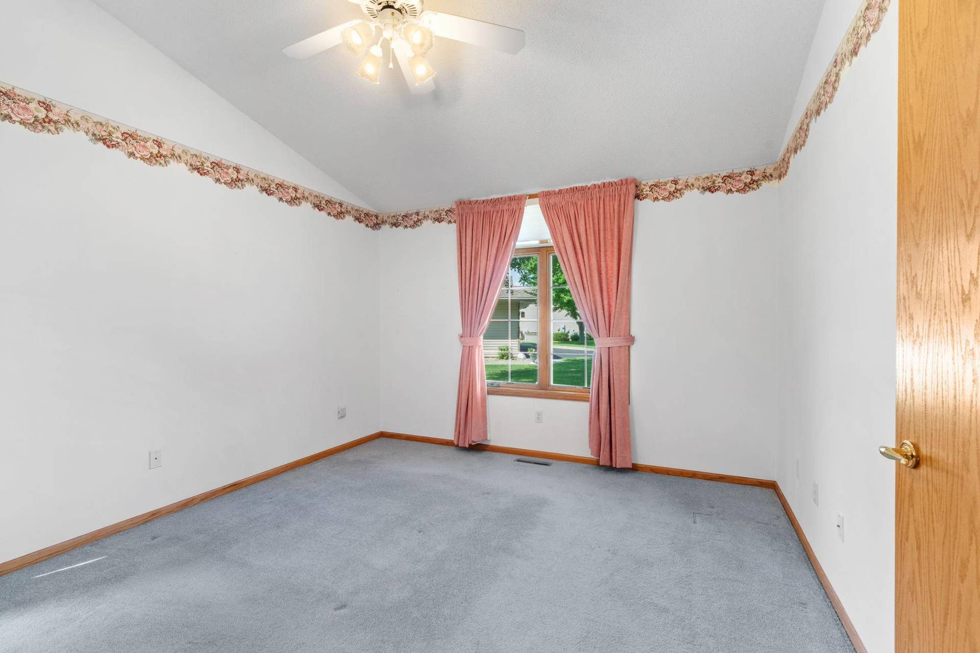 3700 Ladyslipper Lane N, Brooklyn Park, MN 55443 25-web-or-mls-3700 Ladyslipper N-27.jpg