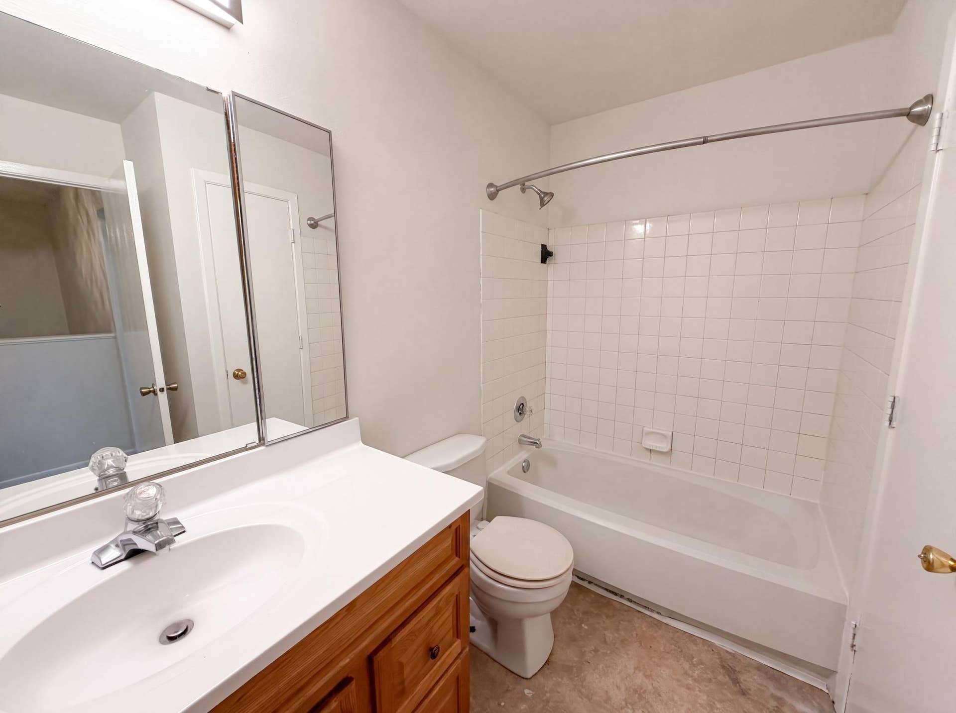 201 Bridlewood Drive, 88, Saint Paul, MN 55119 listing_16.jpg