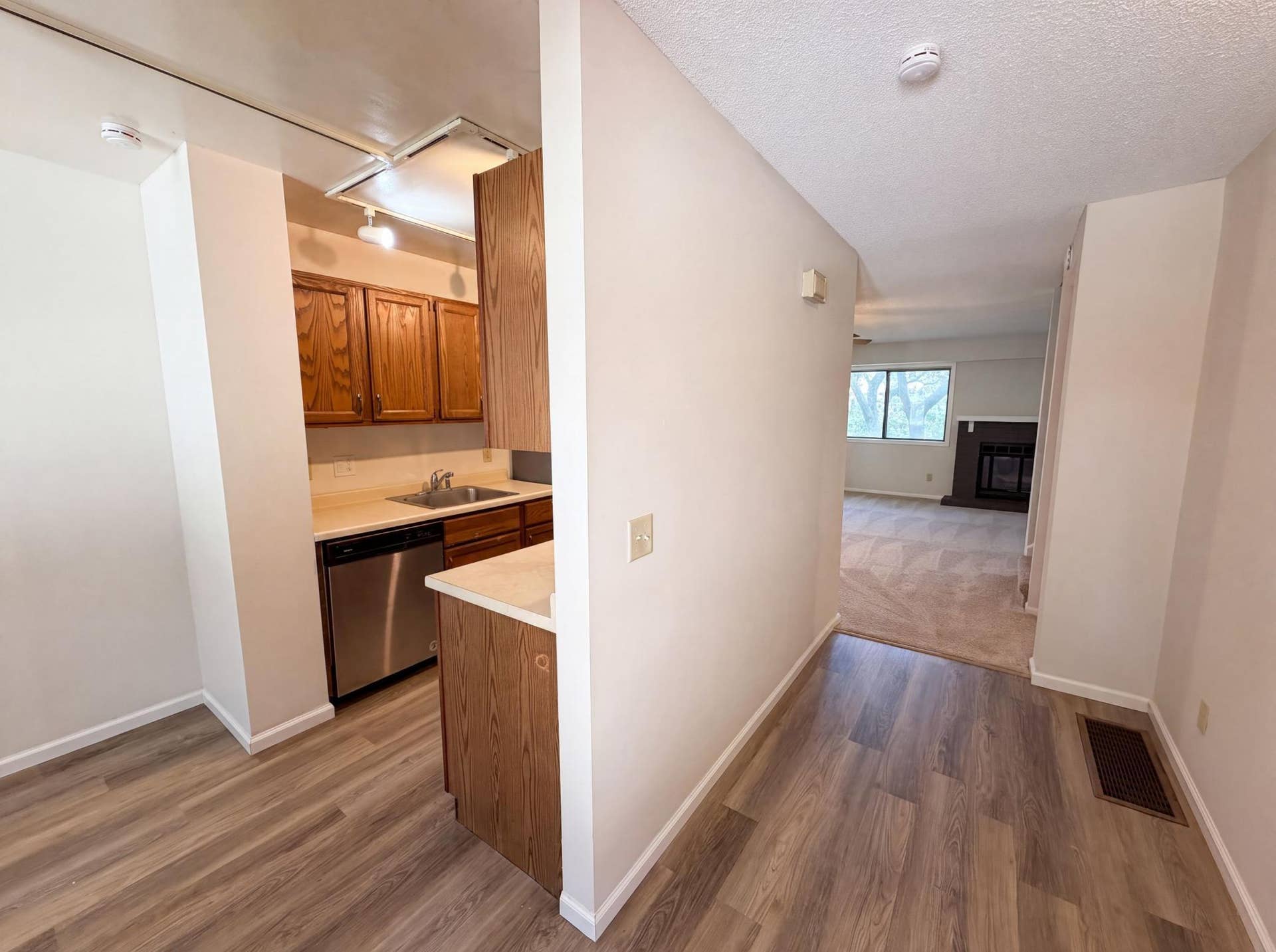 201 Bridlewood Drive, 88, Saint Paul, MN 55119 listing_5.jpg
