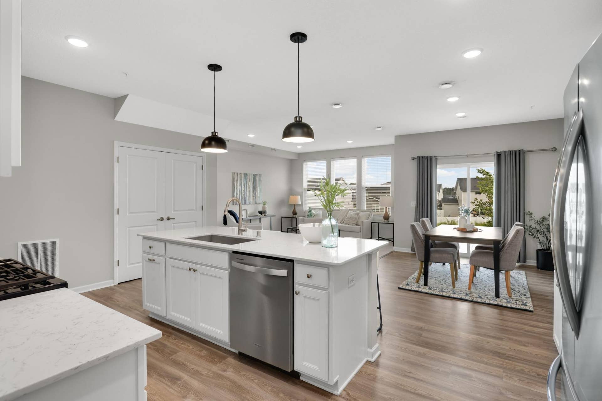 11321 Brookview Road, Woodbury, MN 55129 11321 Brookview Road, Woodbury, MN 55129
